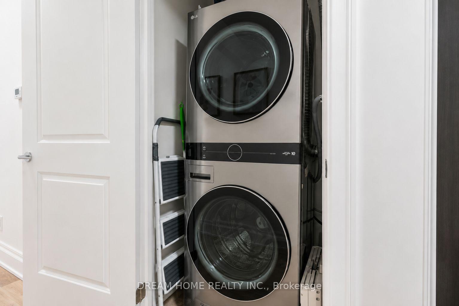 Photo 6 of Unit 216, 151 Upper Duke Crescent, Markham, Unionville — HOMEH