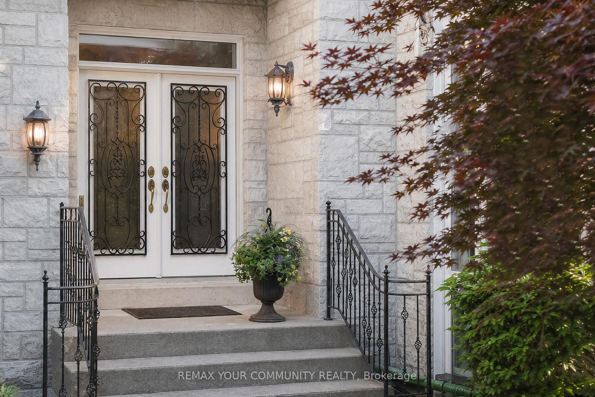 Photo 3 of 135 Wedgewood Drive, North York, Newtonbrook East — HOMEH