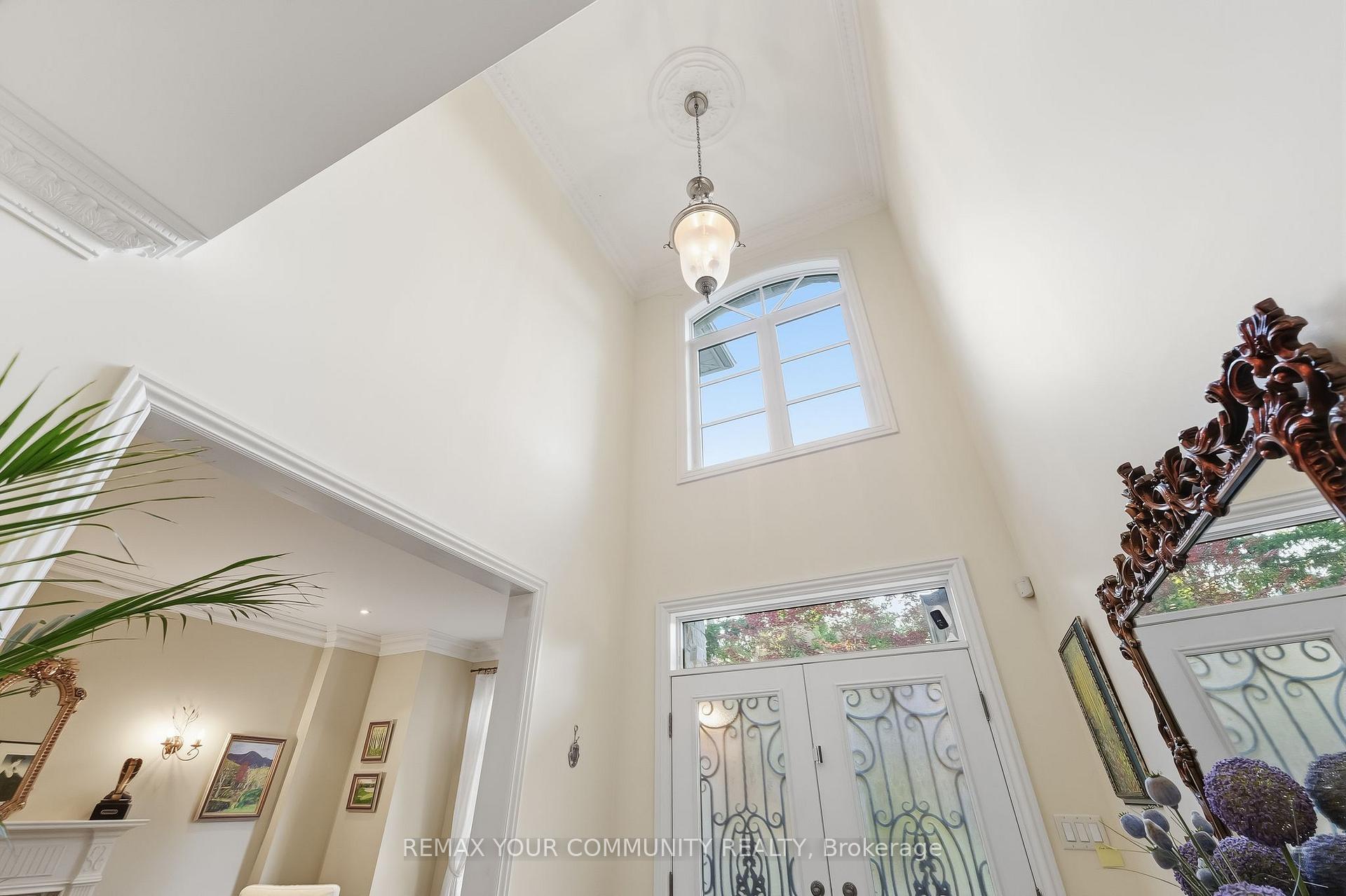Photo 5 of 135 Wedgewood Drive, North York, Newtonbrook East — HOMEH