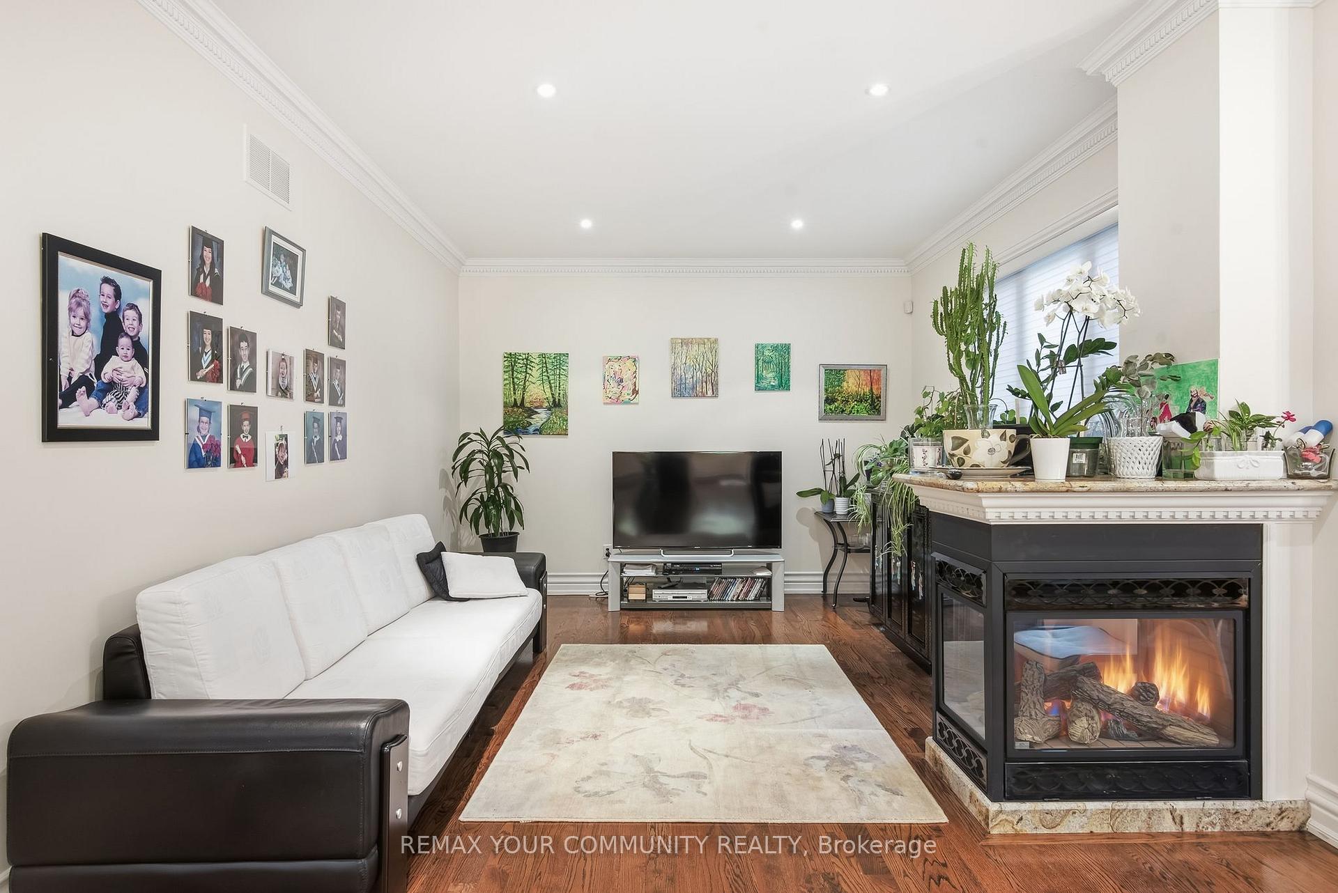 Photo 13 of 135 Wedgewood Drive, North York, Newtonbrook East — HOMEH