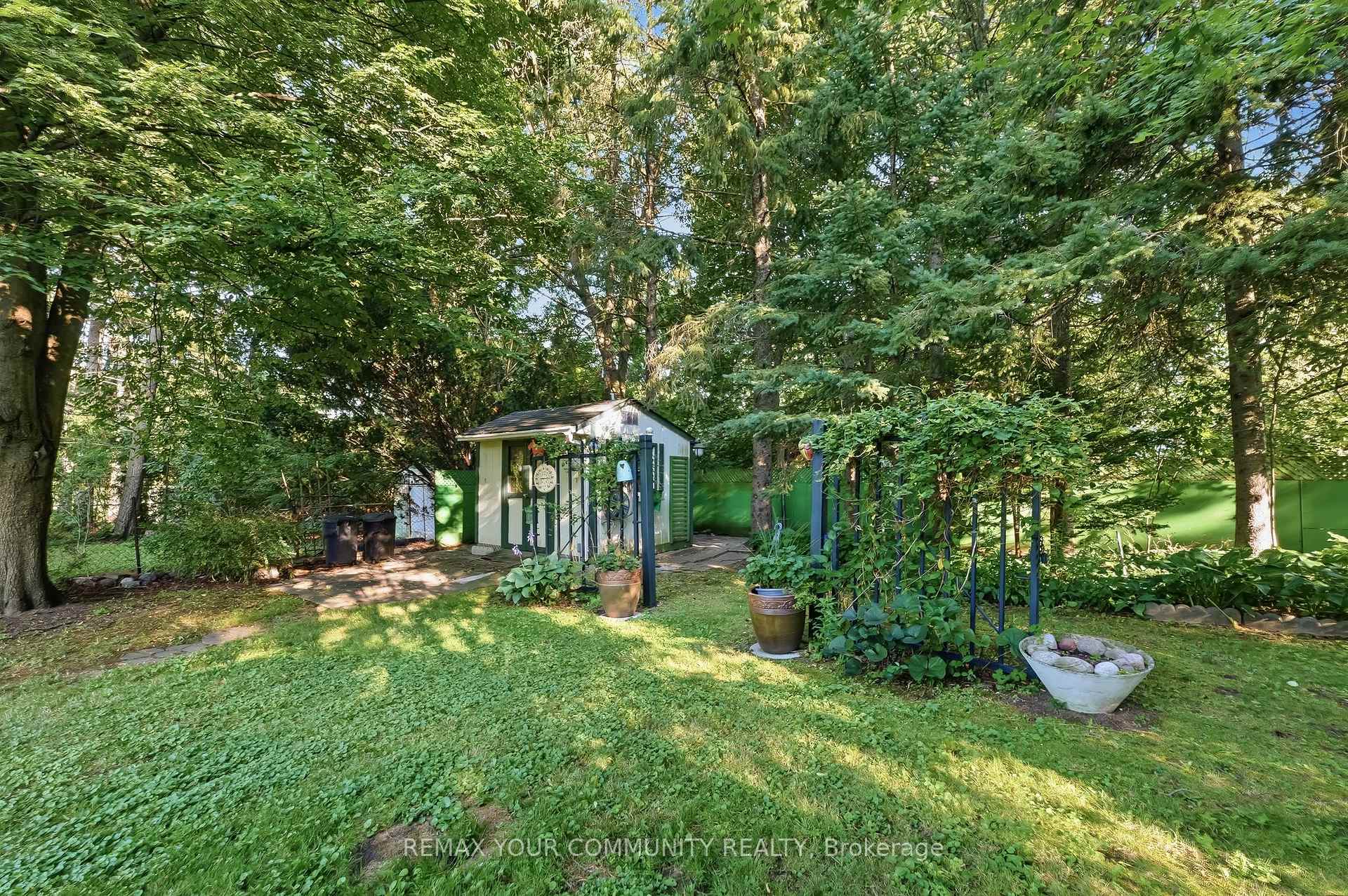Photo 27 of 135 Wedgewood Drive, North York, Newtonbrook East — HOMEH