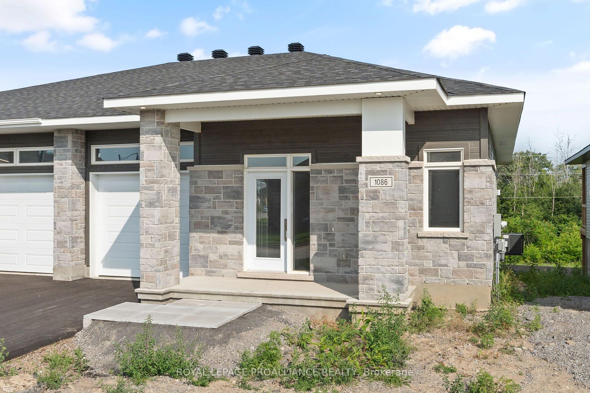 Photo 4 of 1086 Moore Street, Brockville, Brockville — HOMEH