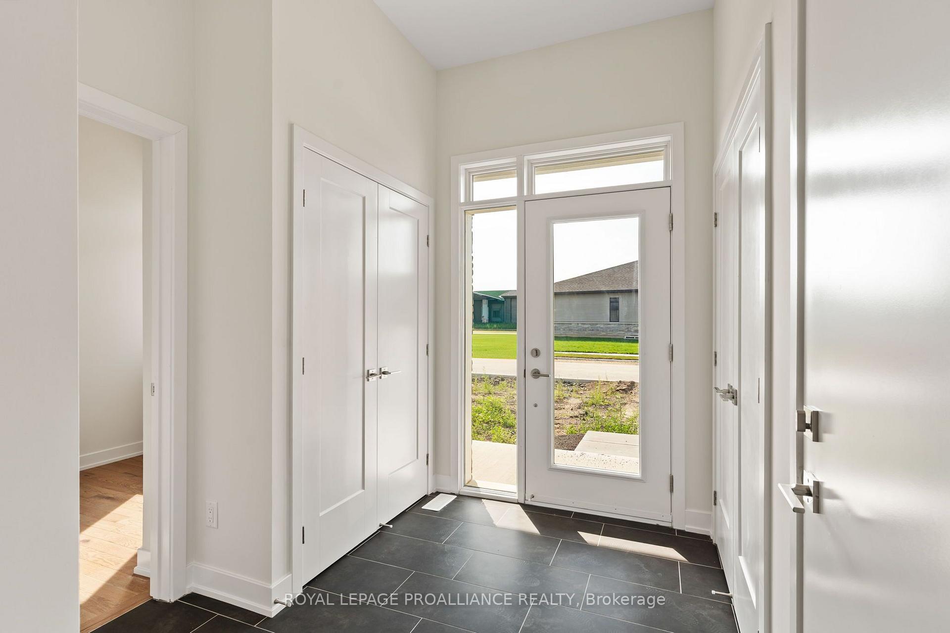 Photo 10 of 1086 Moore Street, Brockville, Brockville — HOMEH