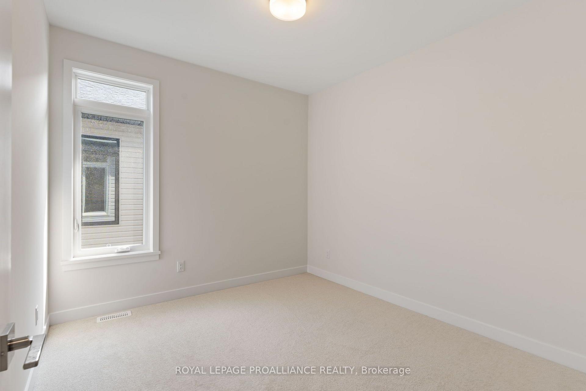 Photo 18 of 1086 Moore Street, Brockville, Brockville — HOMEH