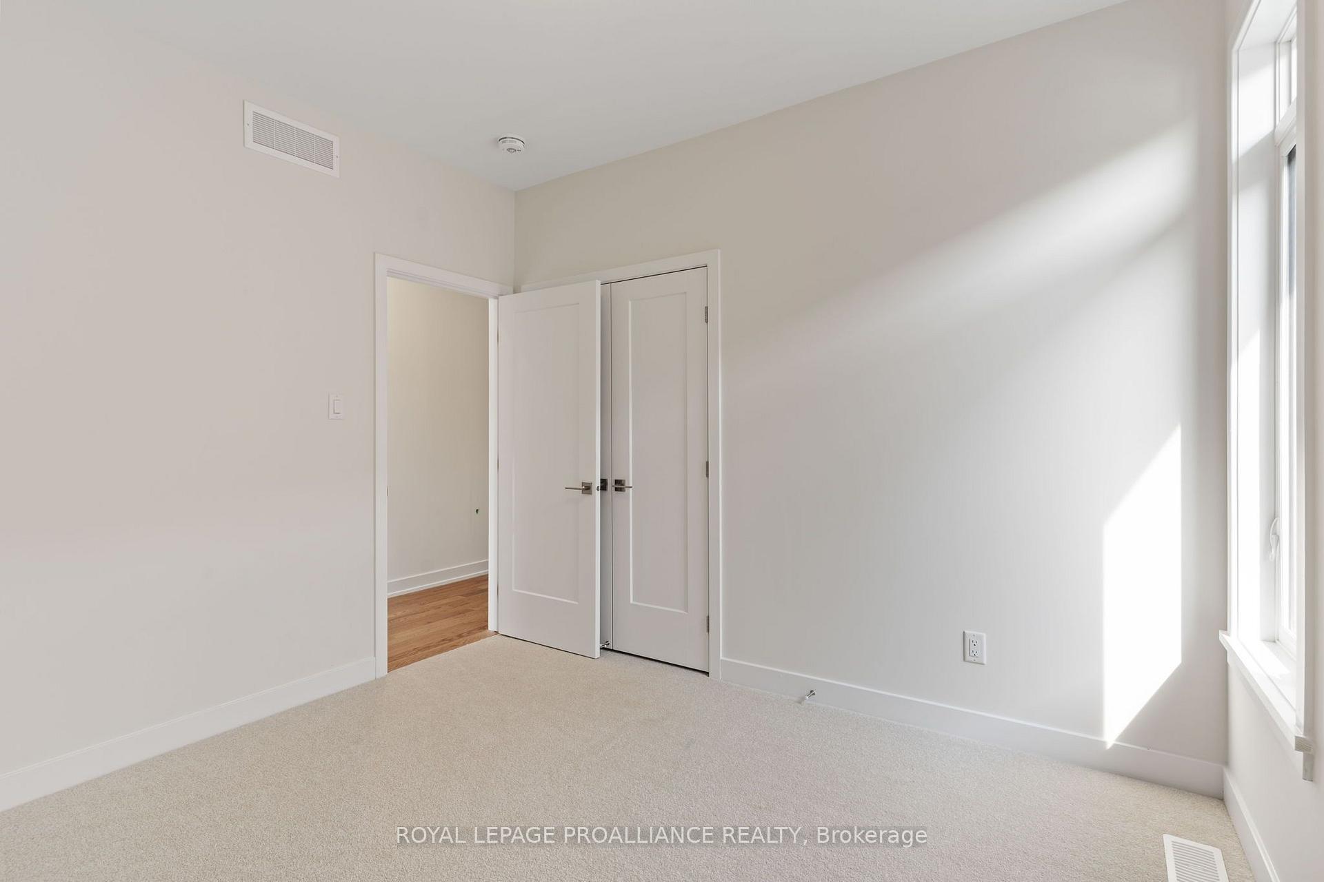 Photo 20 of 1086 Moore Street, Brockville, Brockville — HOMEH