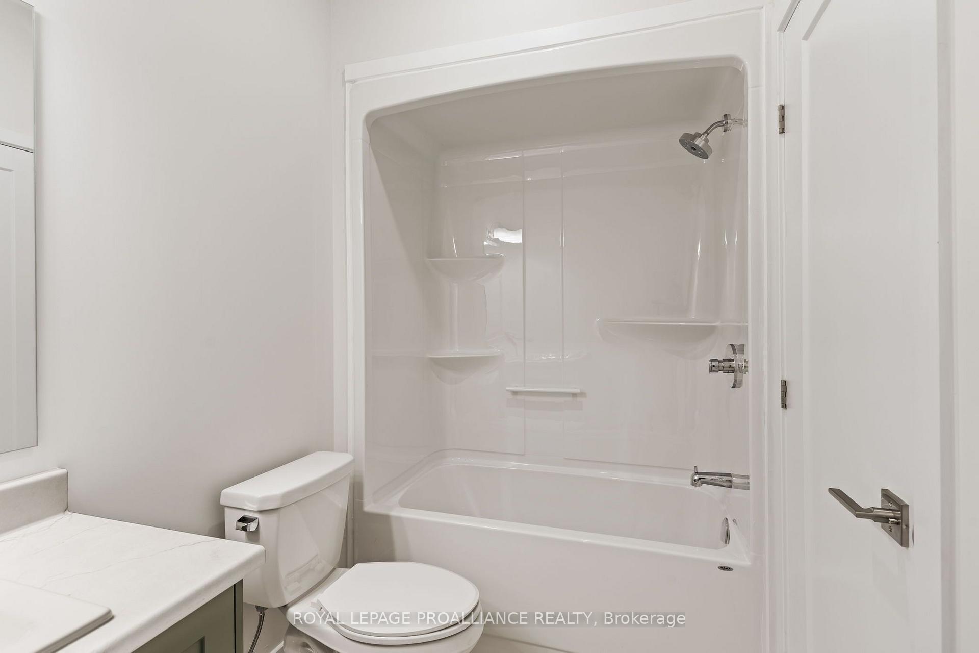 Photo 36 of 1086 Moore Street, Brockville, Brockville — HOMEH
