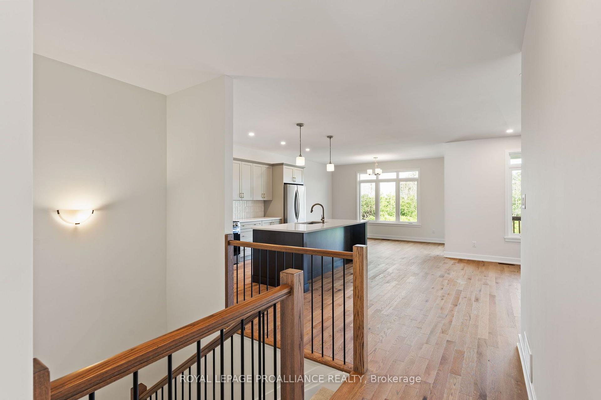Photo 40 of 1086 Moore Street, Brockville, Brockville — HOMEH