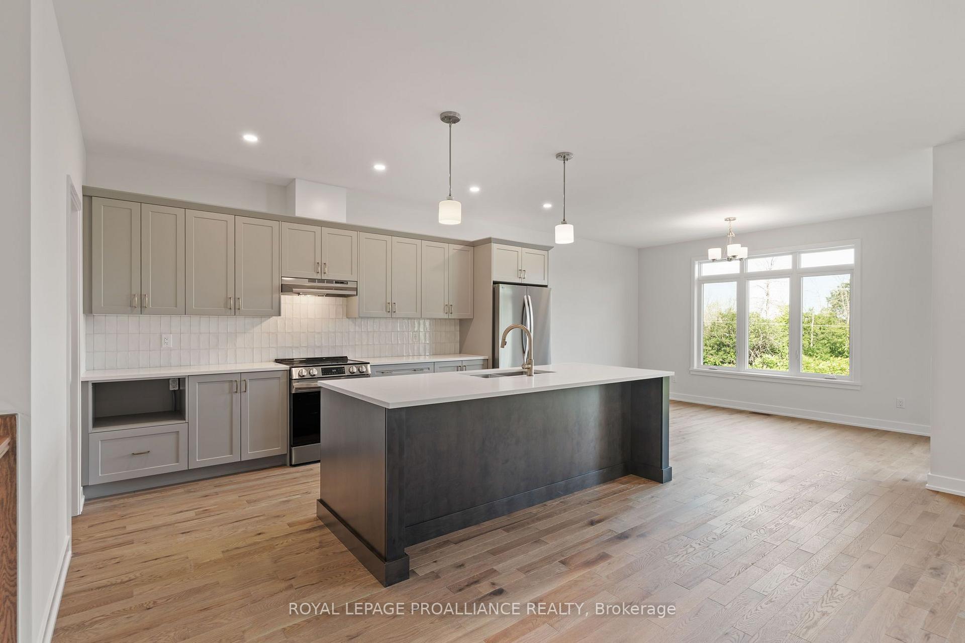 Photo 42 of 1086 Moore Street, Brockville, Brockville — HOMEH
