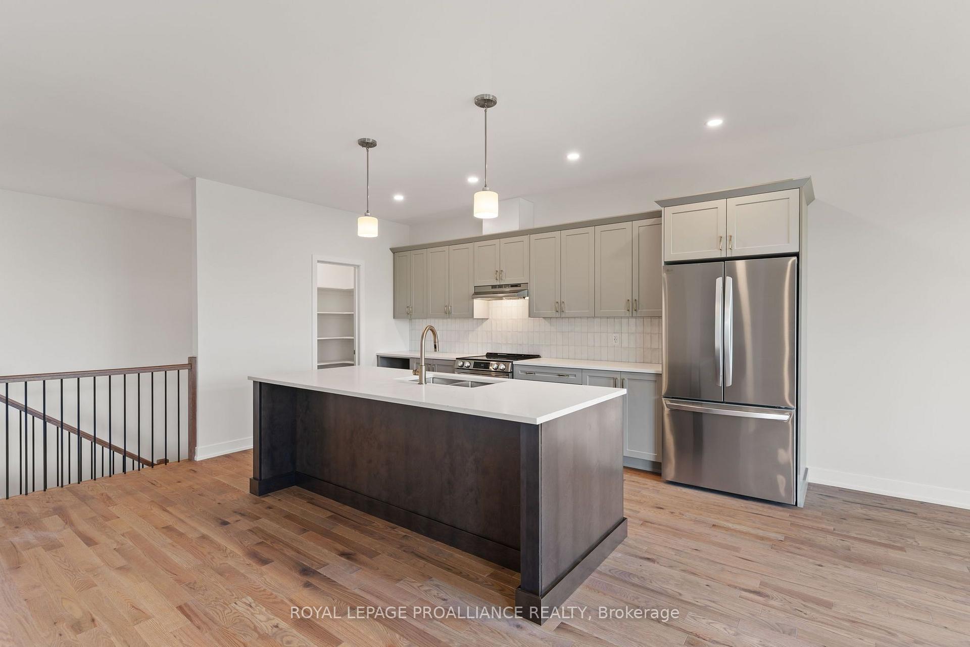 Photo 46 of 1086 Moore Street, Brockville, Brockville — HOMEH
