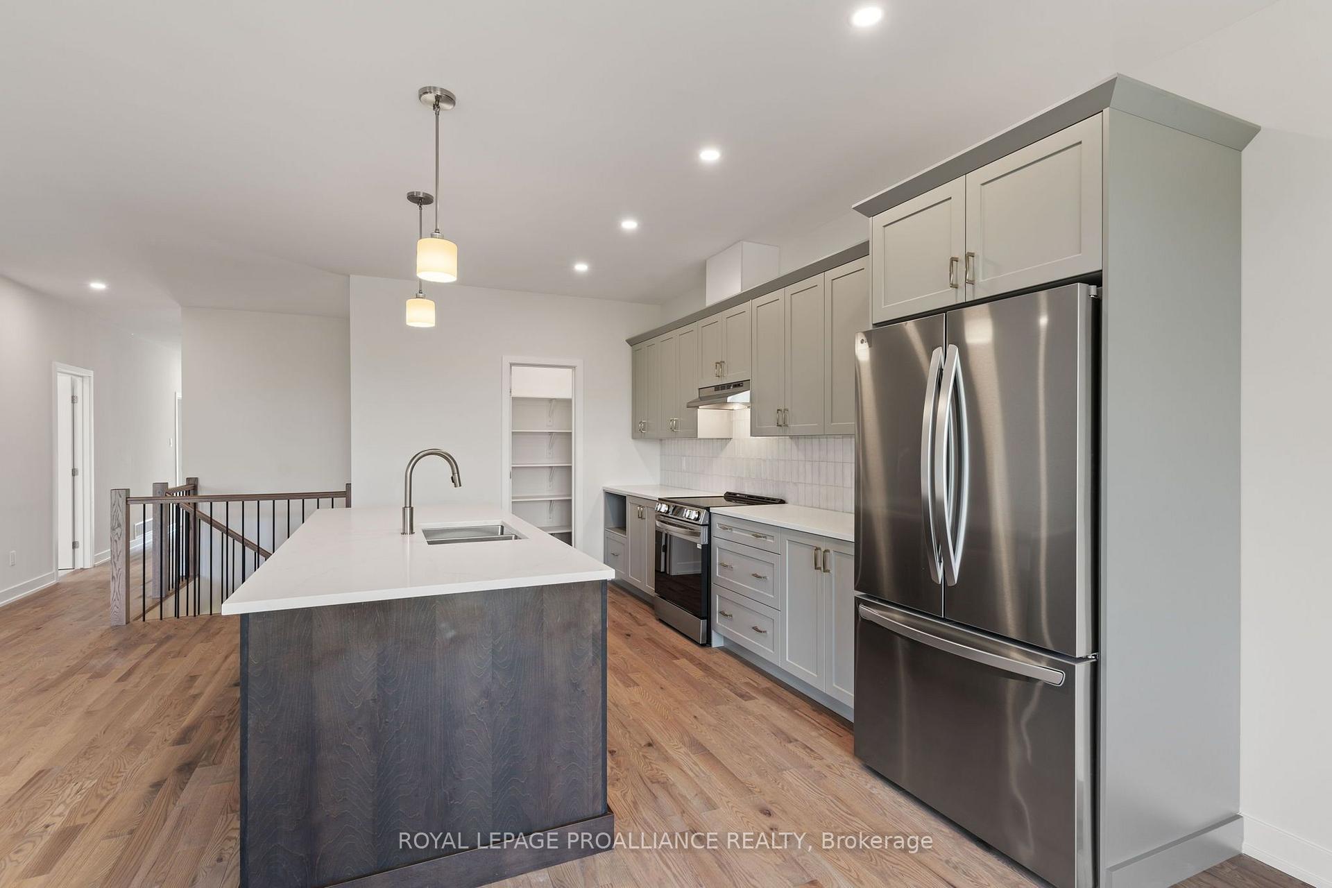 Photo 48 of 1086 Moore Street, Brockville, Brockville — HOMEH