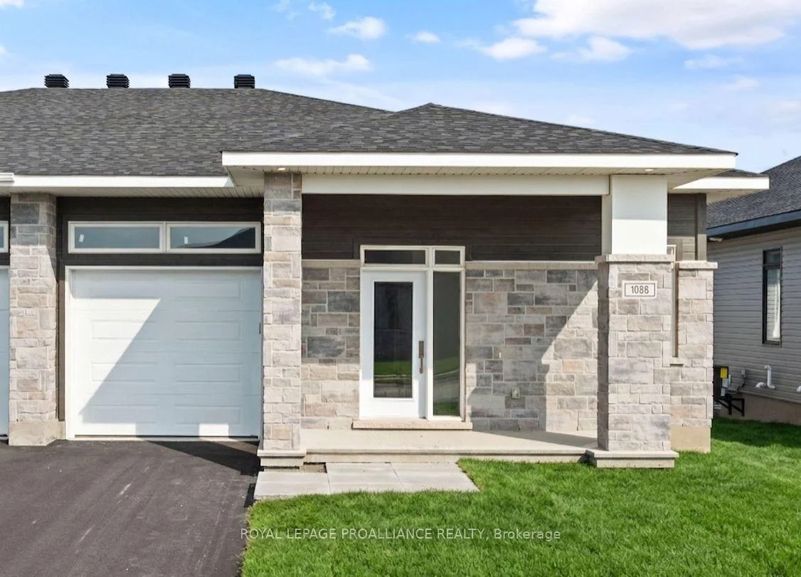 Photo 3 of 1086 Moore Street, Brockville, Brockville — HOMEH