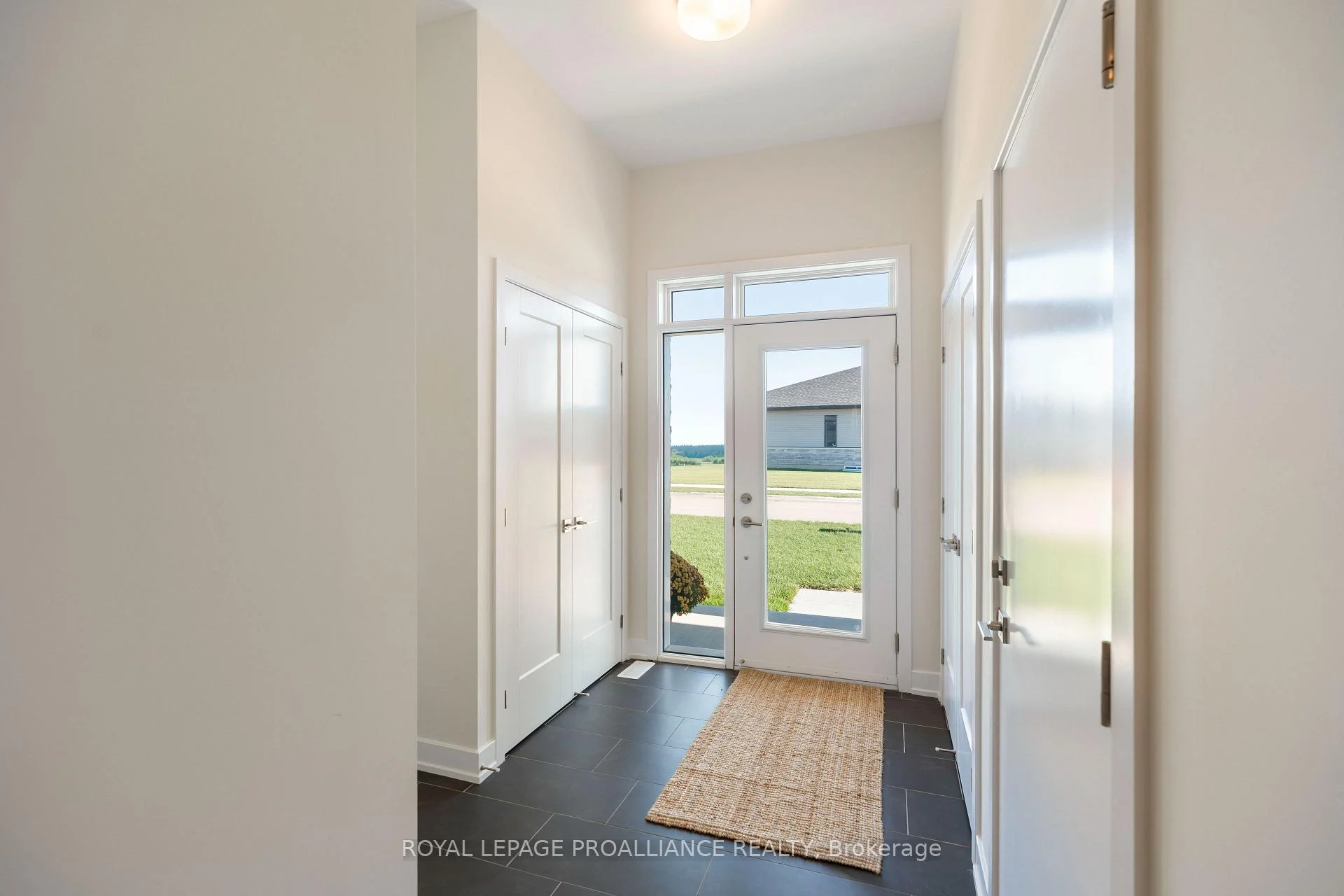 Photo 11 of 1086 Moore Street, Brockville, Brockville — HOMEH