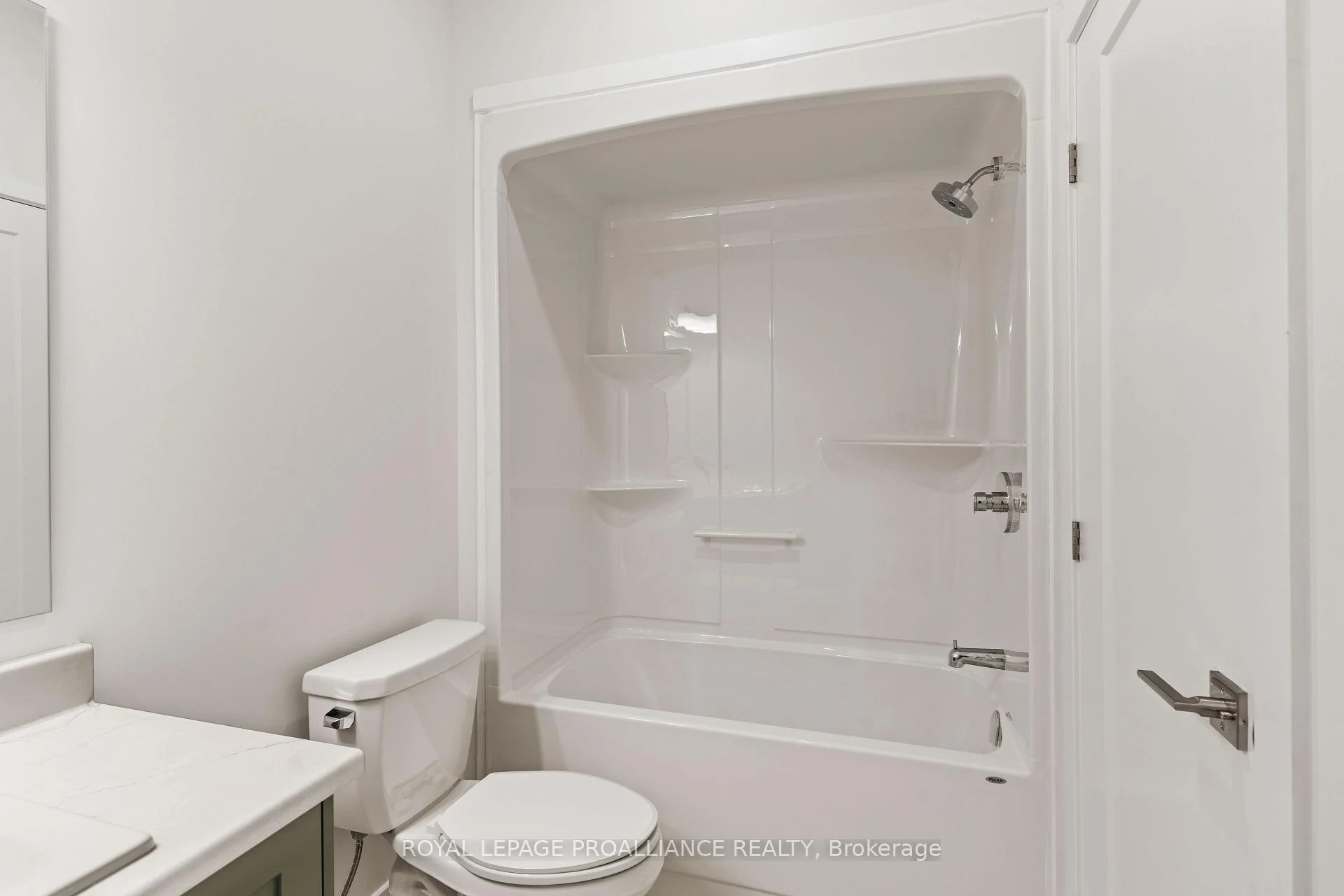 Photo 25 of 1086 Moore Street, Brockville, Brockville — HOMEH