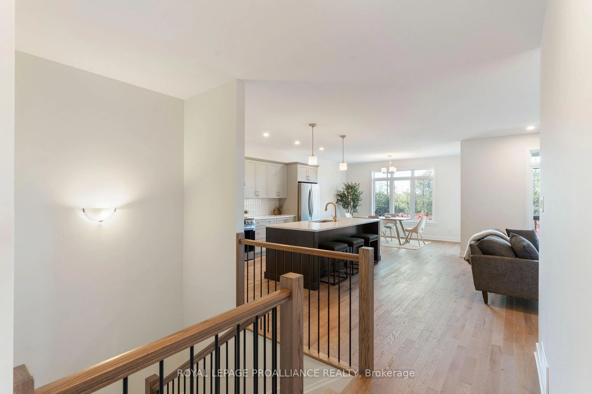 Photo 39 of 1086 Moore Street, Brockville, Brockville — HOMEH