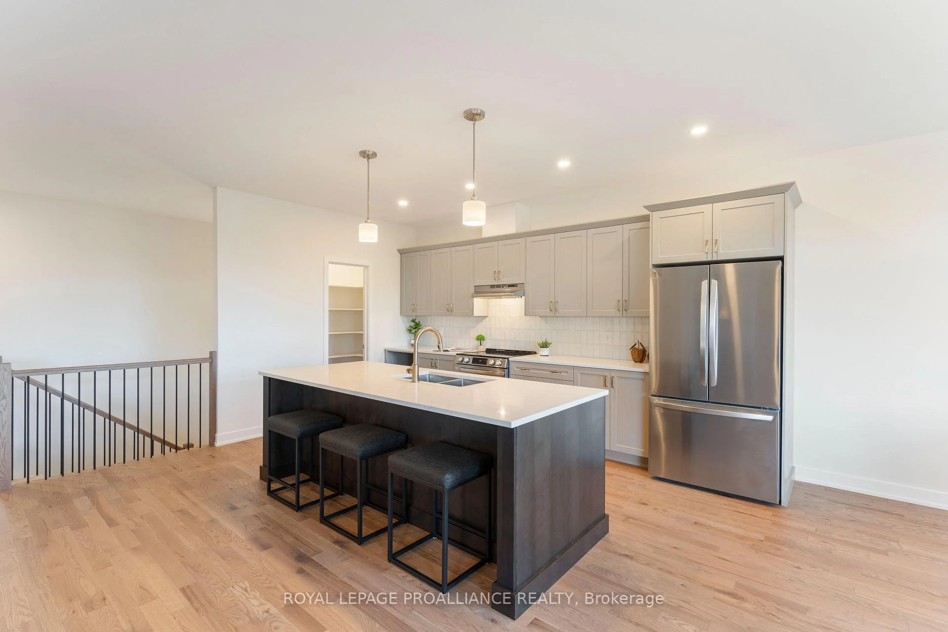 Photo 45 of 1086 Moore Street, Brockville, Brockville — HOMEH