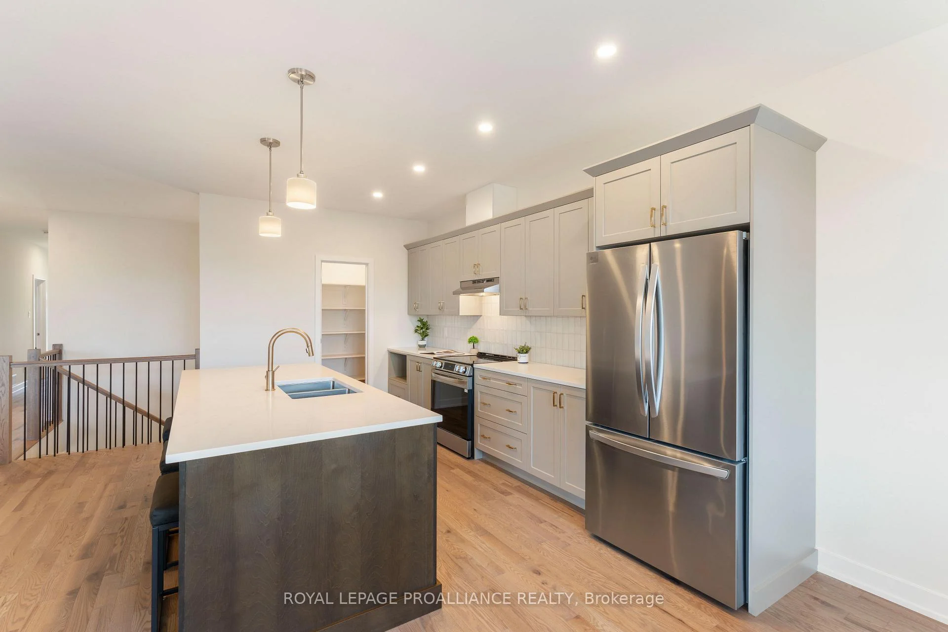 Photo 47 of 1086 Moore Street, Brockville, Brockville — HOMEH