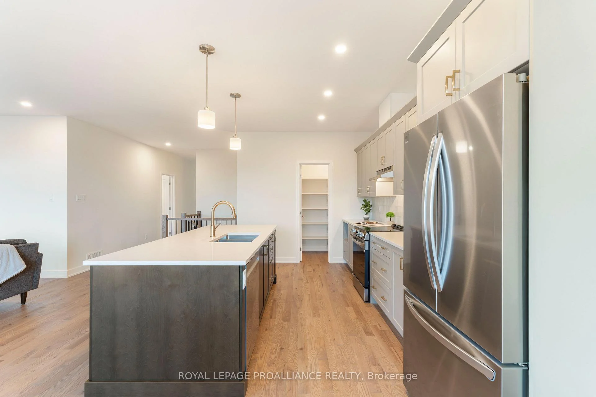 Photo 51 of 1086 Moore Street, Brockville, Brockville — HOMEH