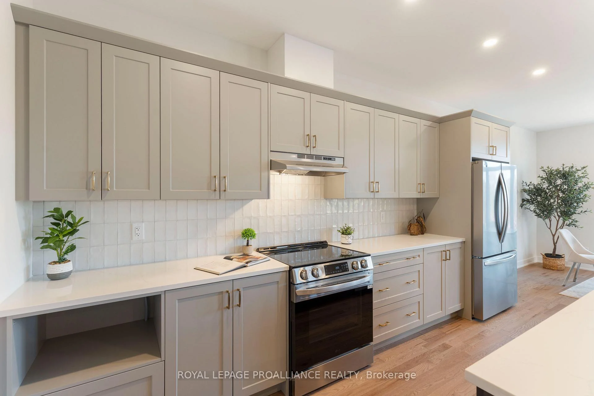 Photo 59 of 1086 Moore Street, Brockville, Brockville — HOMEH