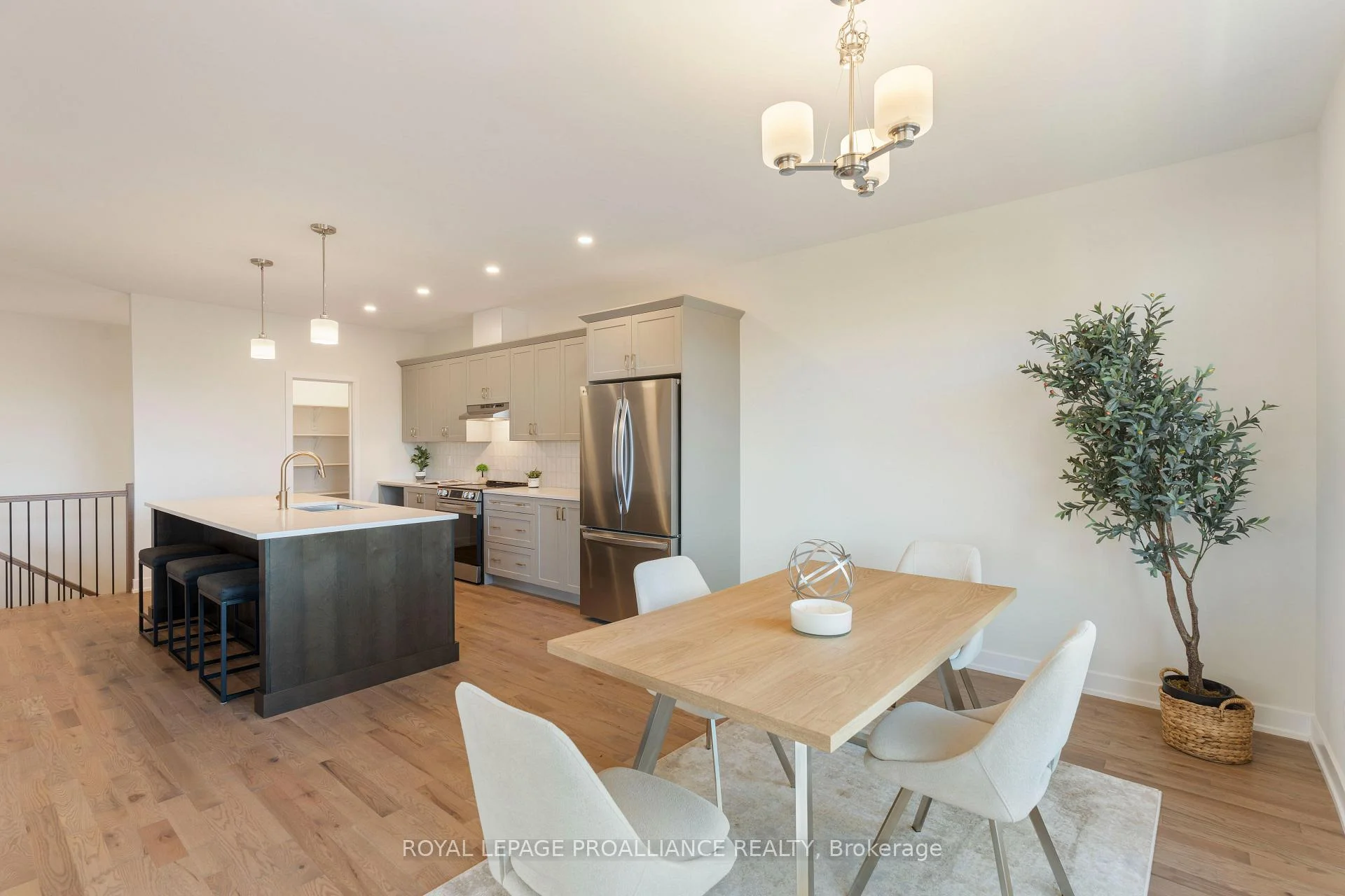 Photo 65 of 1086 Moore Street, Brockville, Brockville — HOMEH