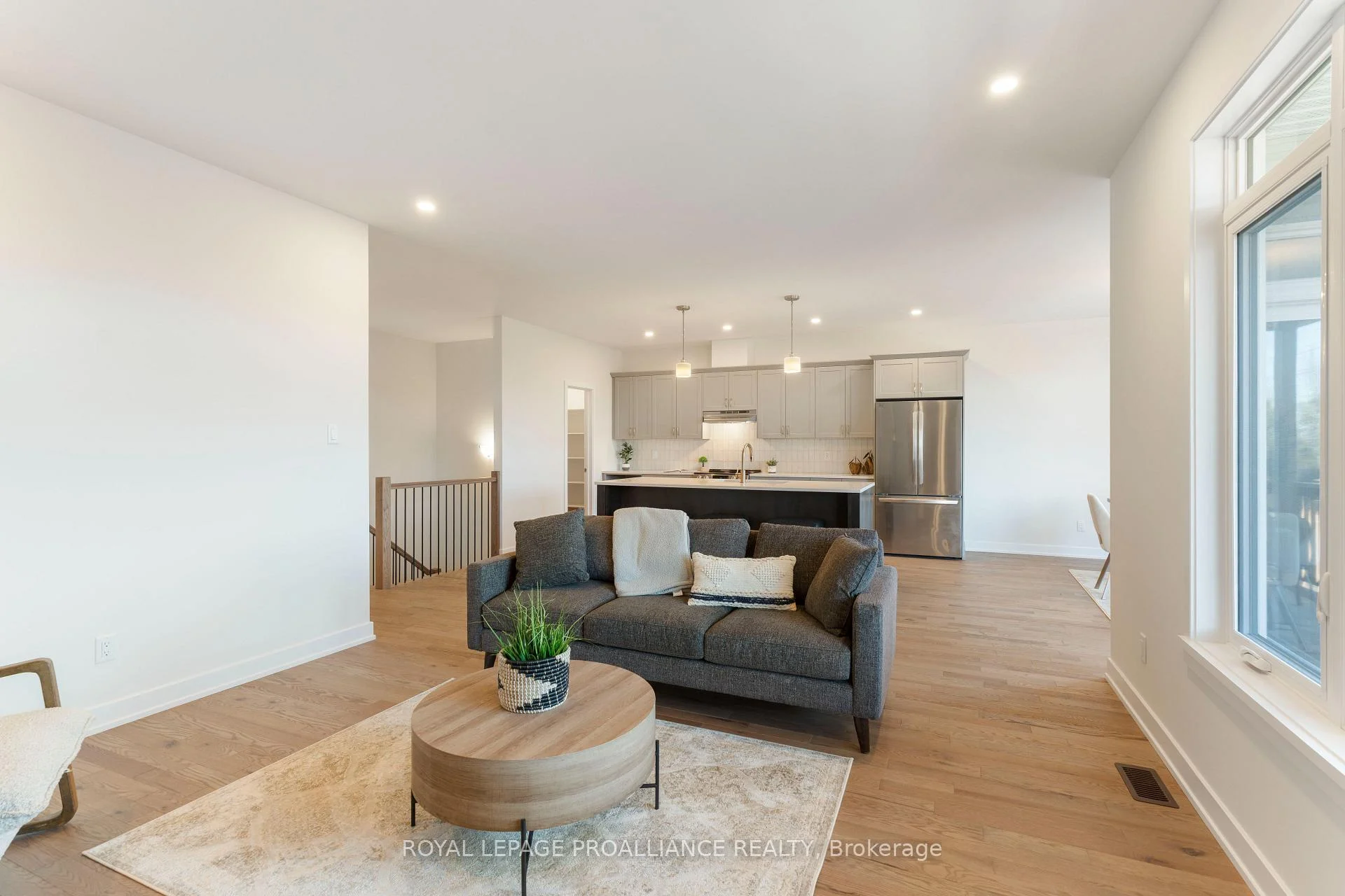 Photo 81 of 1086 Moore Street, Brockville, Brockville — HOMEH