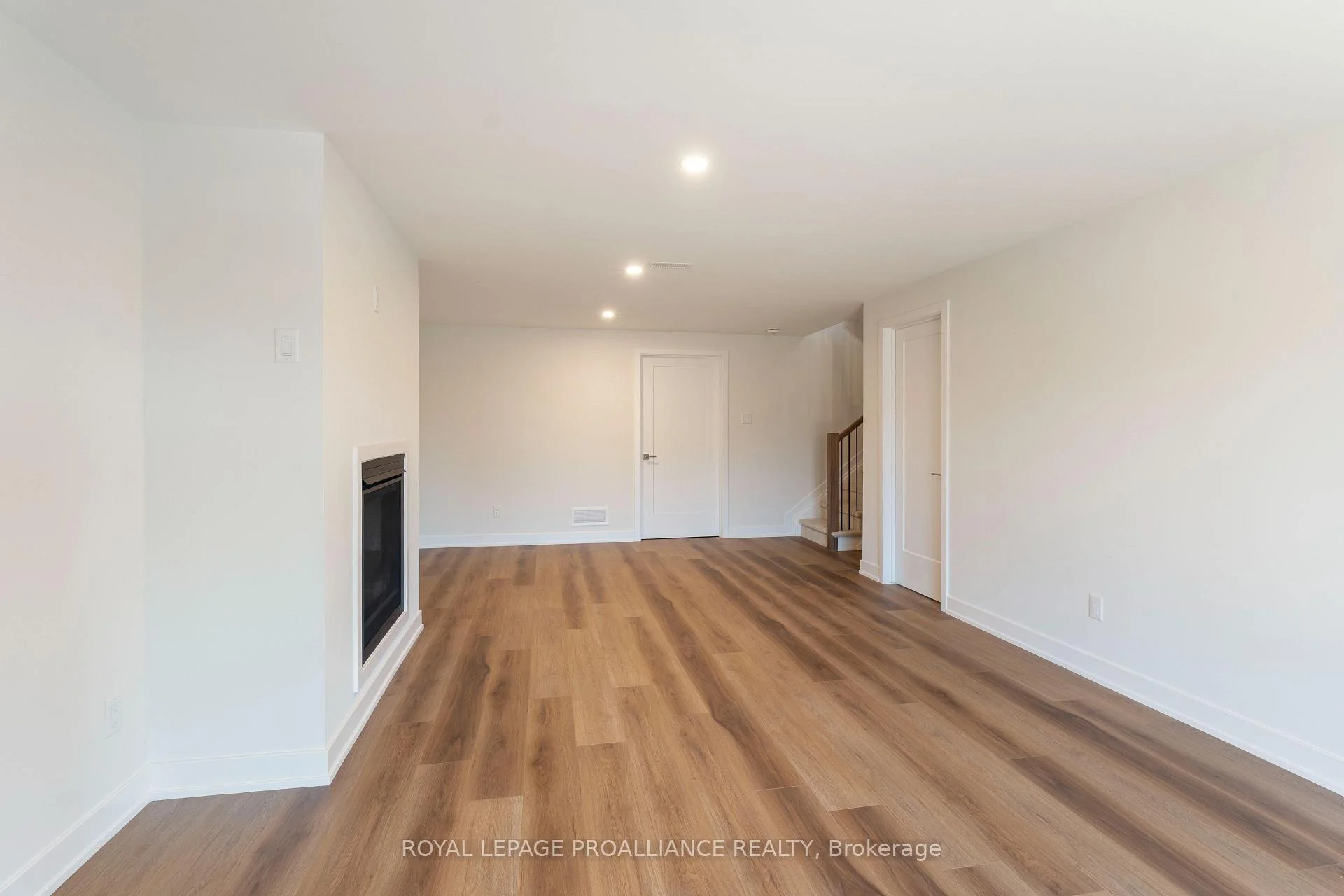 Photo 87 of 1086 Moore Street, Brockville, Brockville — HOMEH