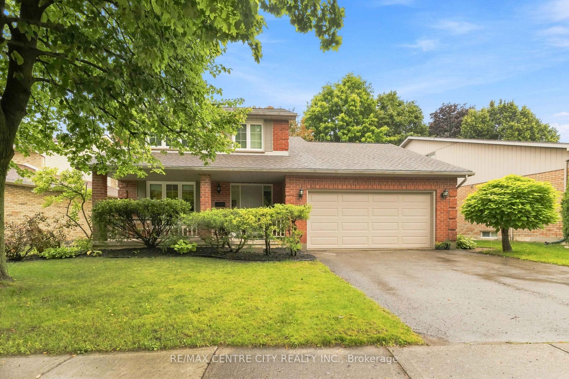 Front of 194 Whisperwood Avenue