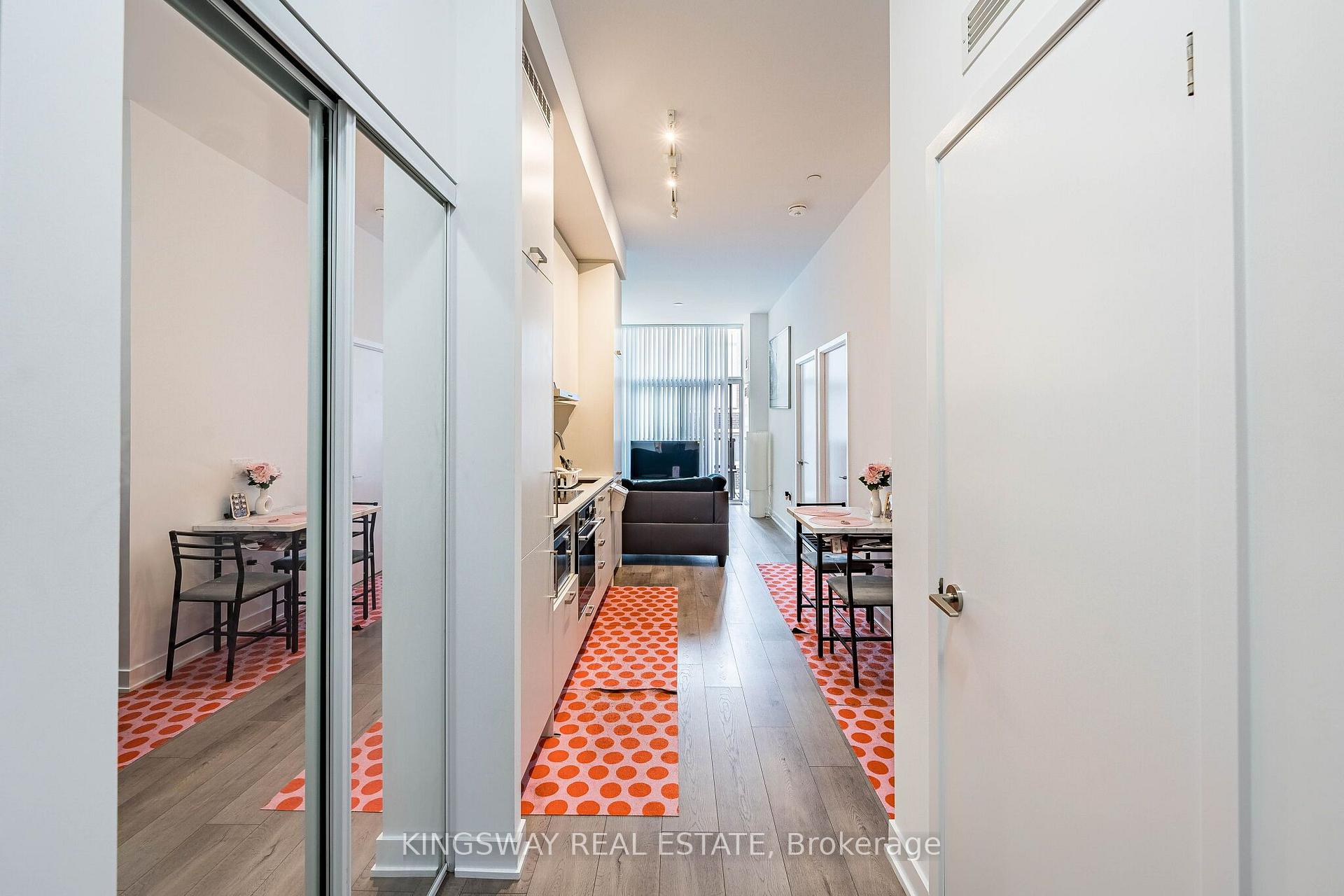Photo 8 of Unit 203, 38 Honeycrisp Crescent, Vaughan, Vaughan Corporate Centre — HOMEH