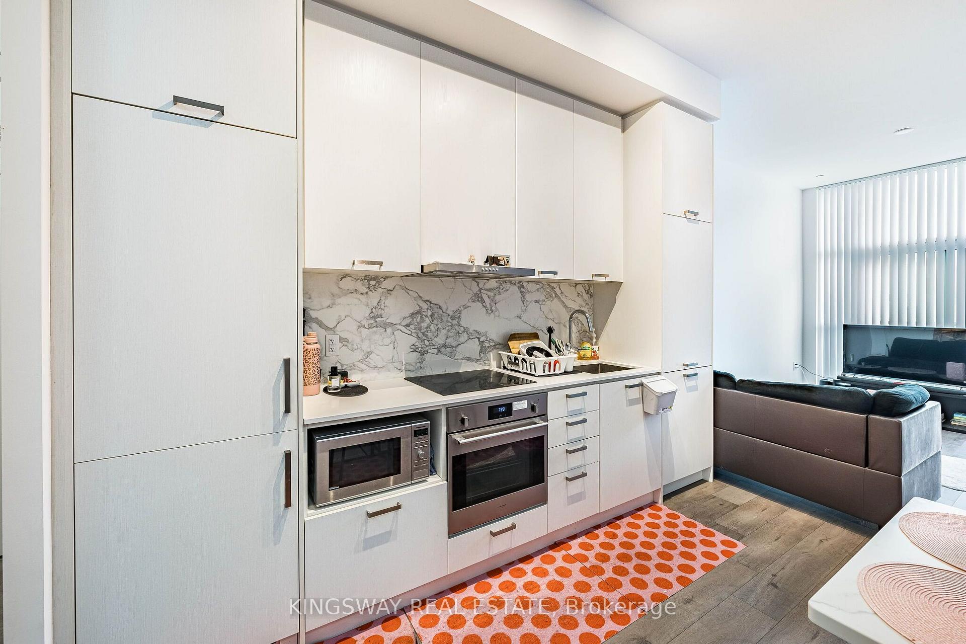 Photo 9 of Unit 203, 38 Honeycrisp Crescent, Vaughan, Vaughan Corporate Centre — HOMEH