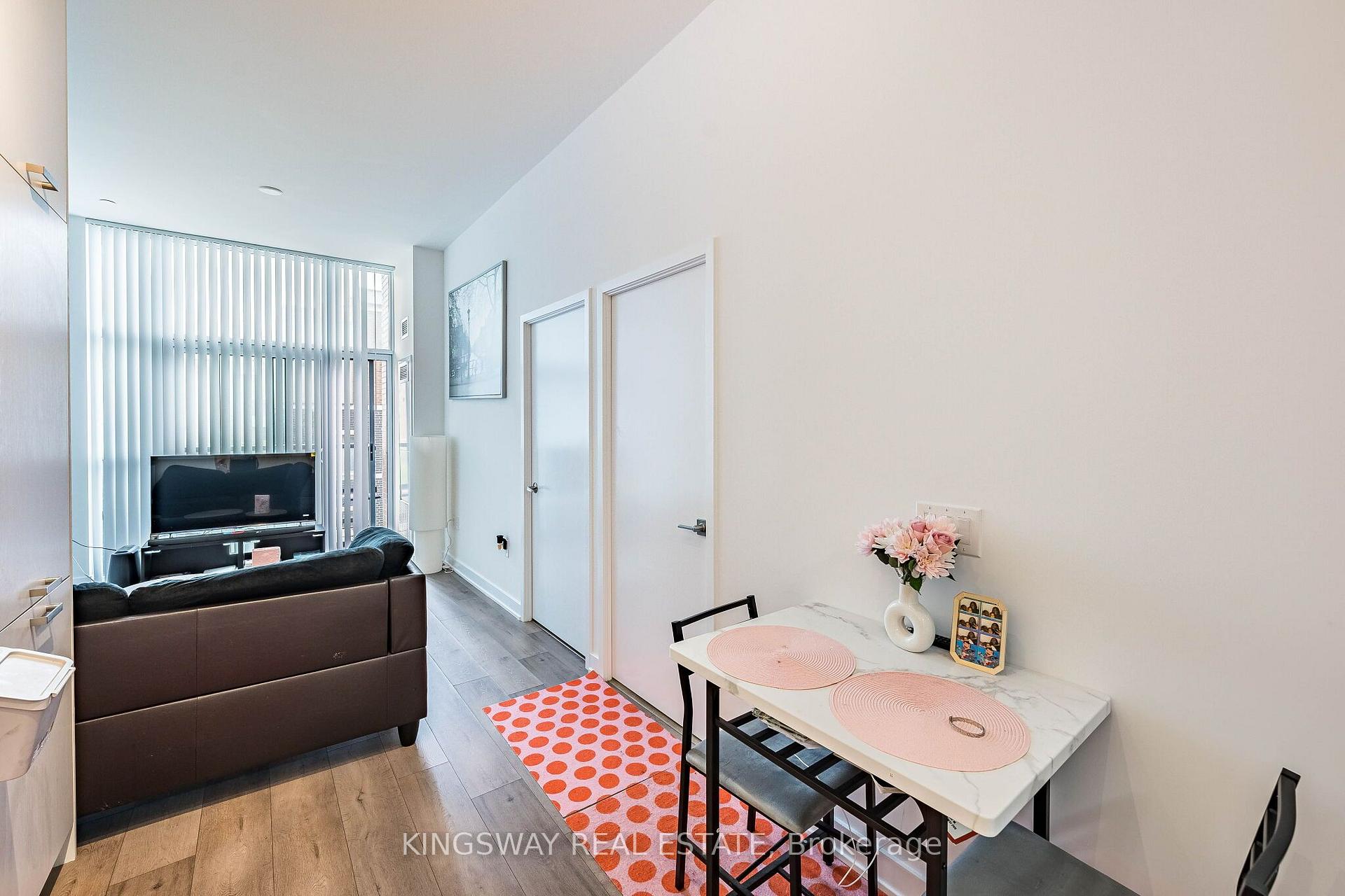 Photo 10 of Unit 203, 38 Honeycrisp Crescent, Vaughan, Vaughan Corporate Centre — HOMEH