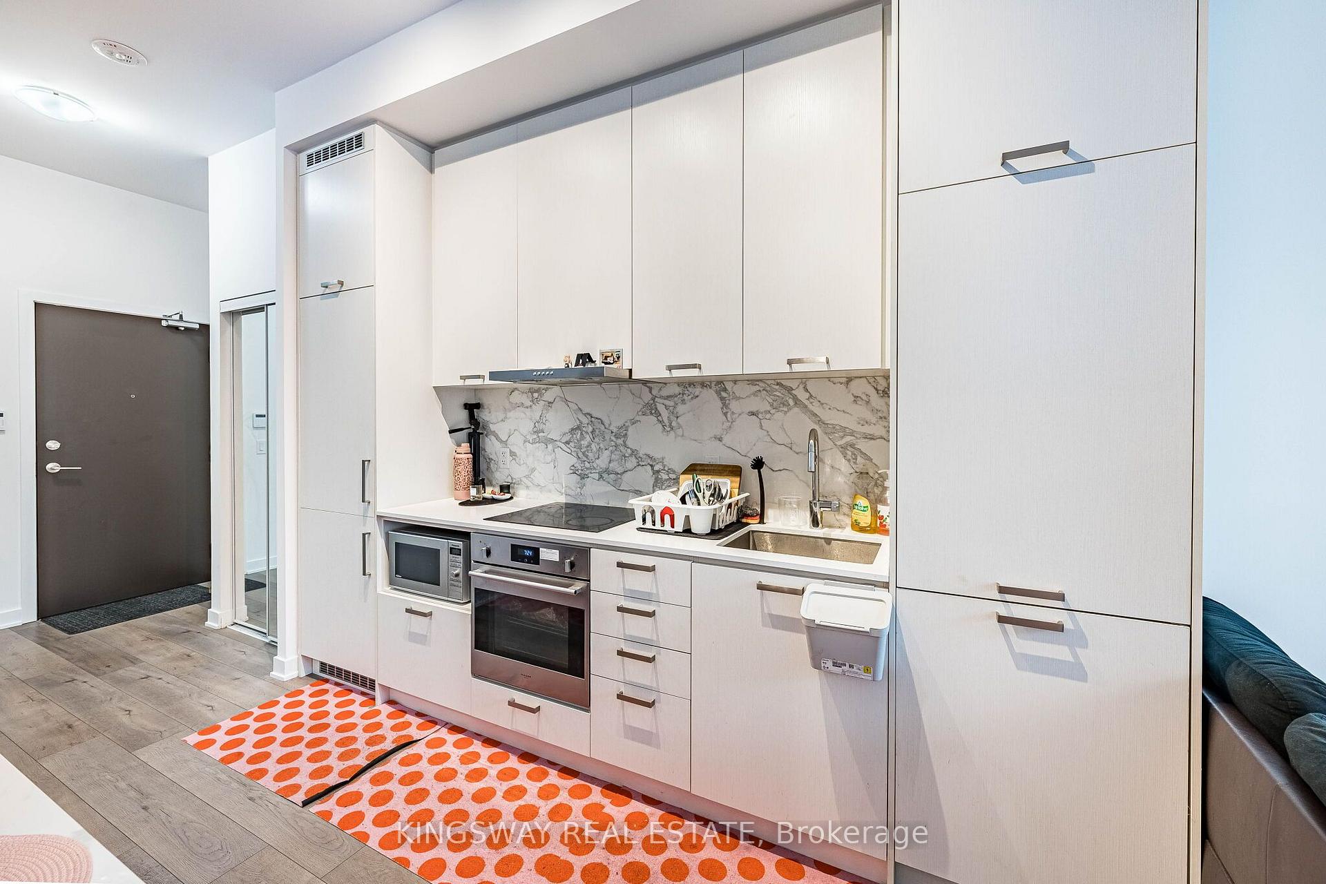 Photo 11 of Unit 203, 38 Honeycrisp Crescent, Vaughan, Vaughan Corporate Centre — HOMEH