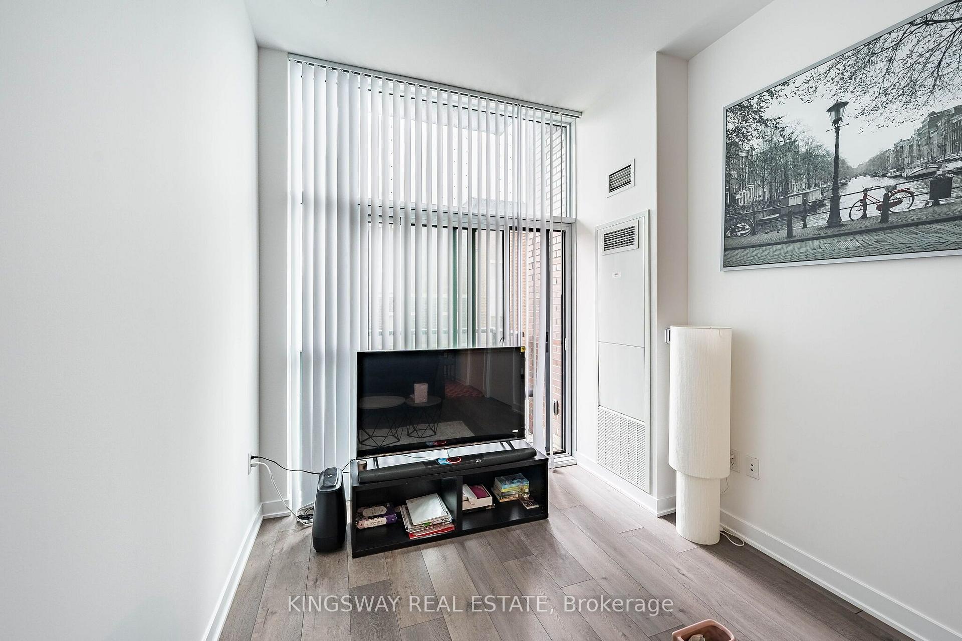 Photo 15 of Unit 203, 38 Honeycrisp Crescent, Vaughan, Vaughan Corporate Centre — HOMEH