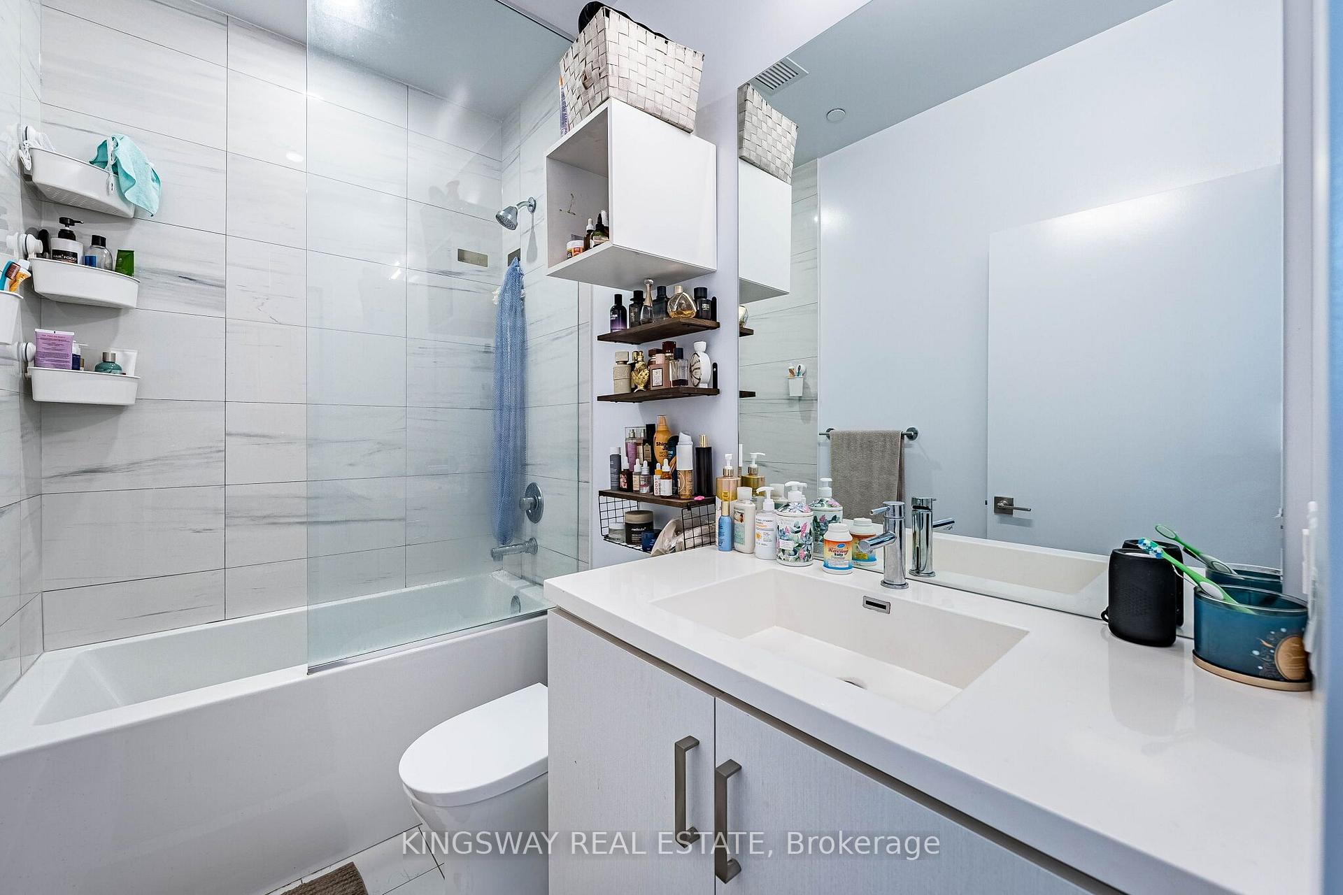 Photo 19 of Unit 203, 38 Honeycrisp Crescent, Vaughan, Vaughan Corporate Centre — HOMEH