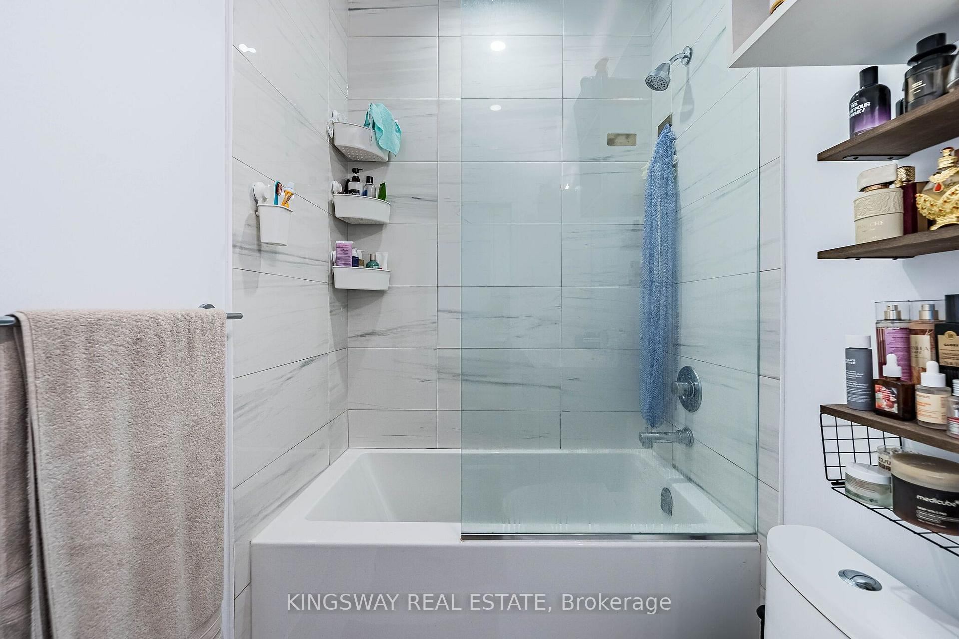 Photo 20 of Unit 203, 38 Honeycrisp Crescent, Vaughan, Vaughan Corporate Centre — HOMEH