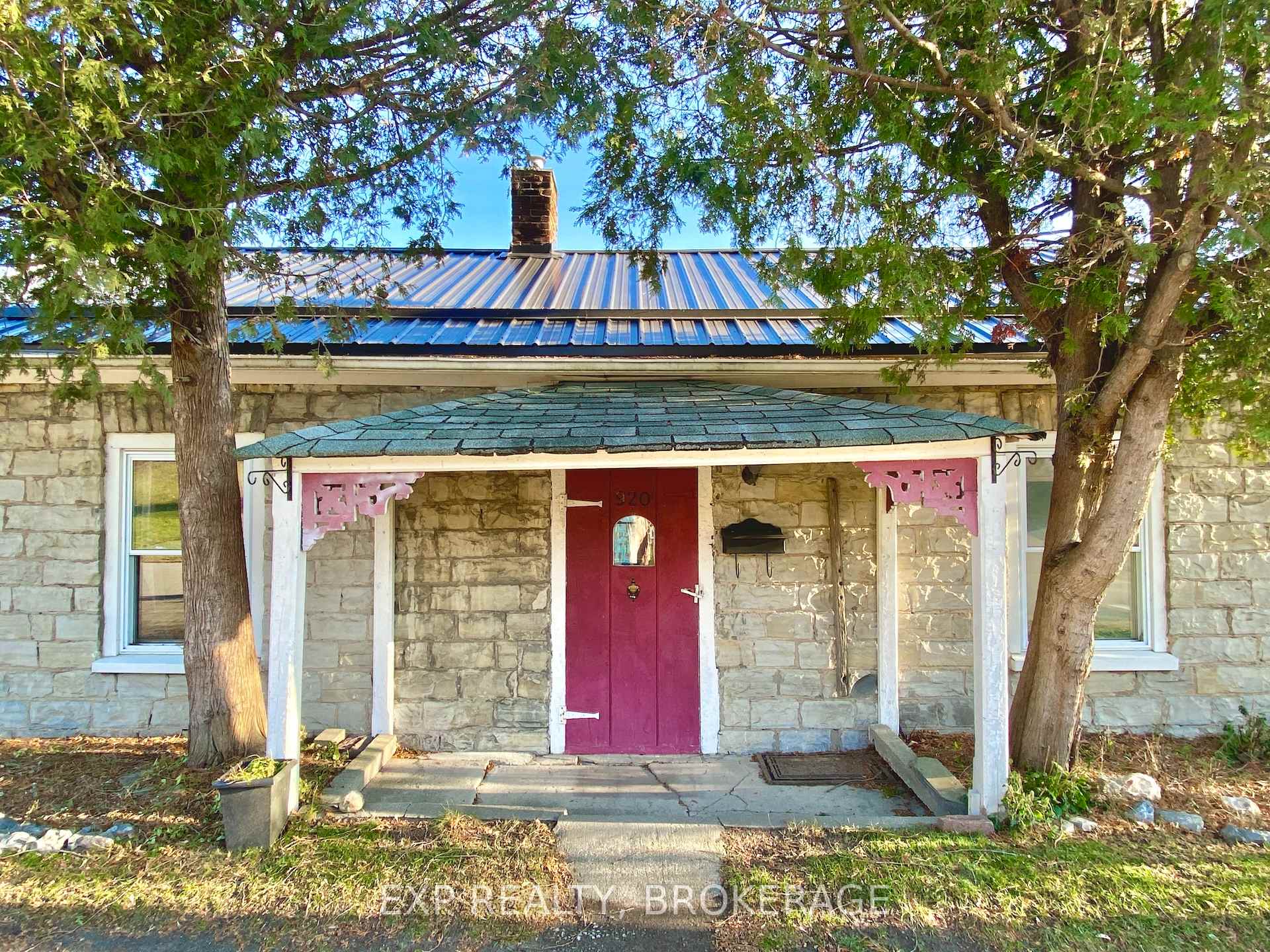 Photo 2 of 912 Purdy Mills Road, Kingston, West of Sir John A. Blvd — HOMEH
