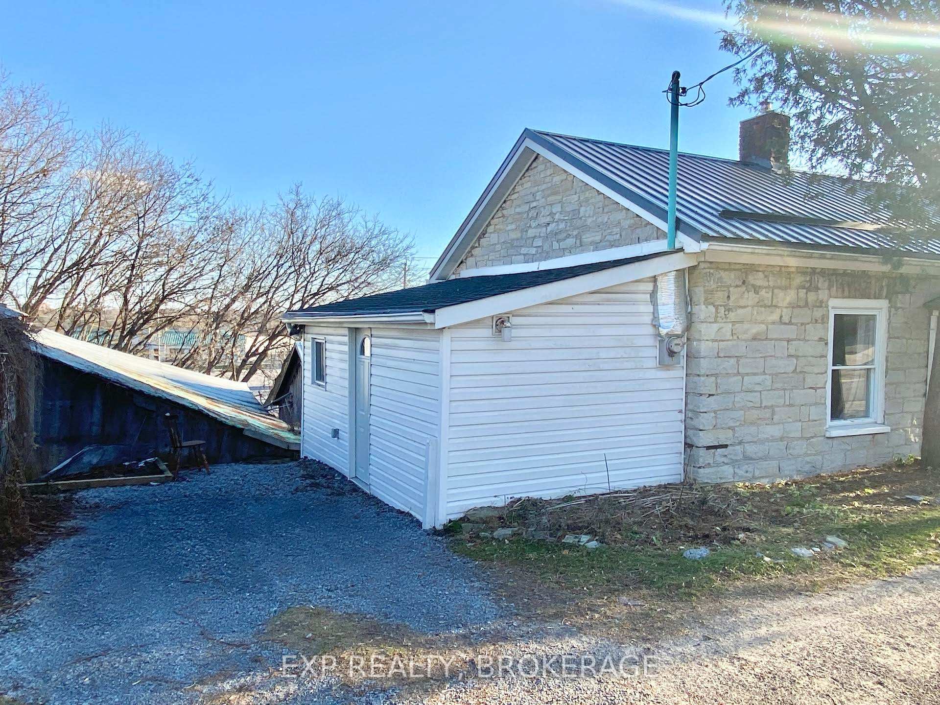 Photo 25 of 912 Purdy Mills Road, Kingston, West of Sir John A. Blvd — HOMEH