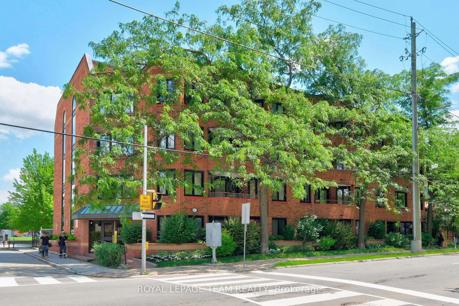 Front of Unit 302, 317 Metcalfe Street W