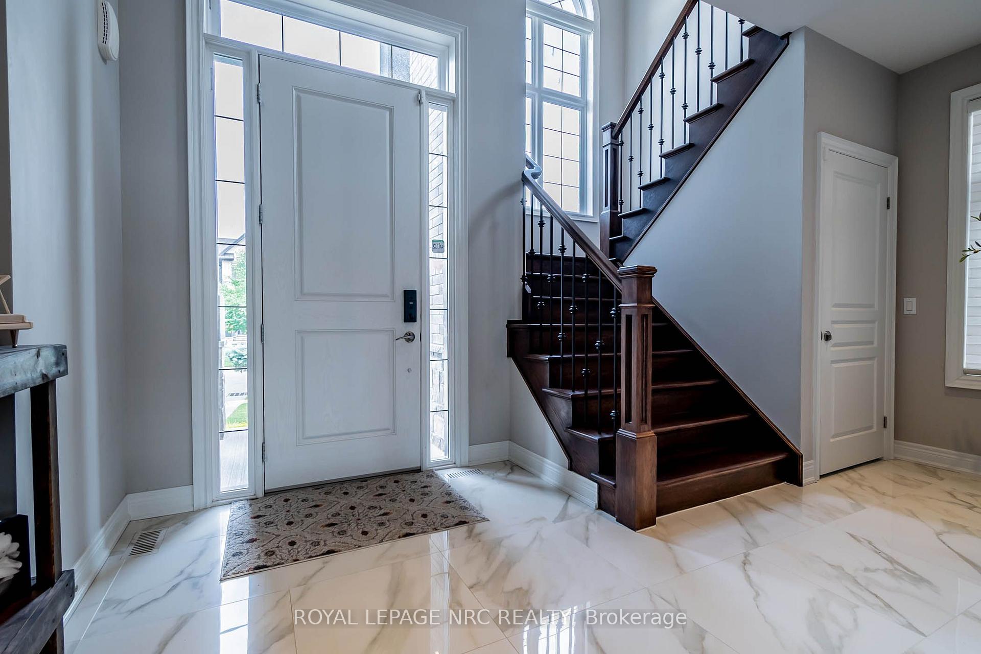 Photo 4 of 8 Tuscany Court, St. Catharines, Grapeview — HOMEH