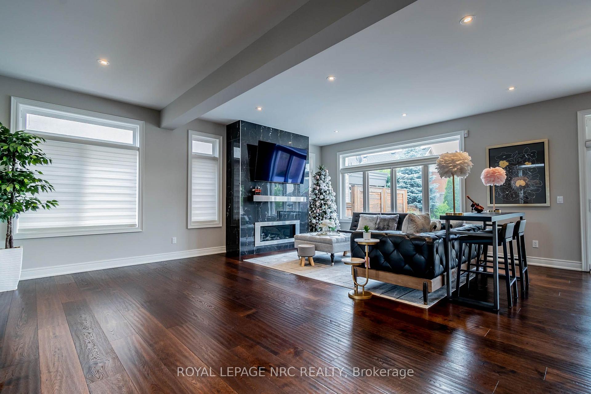 Photo 6 of 8 Tuscany Court, St. Catharines, Grapeview — HOMEH