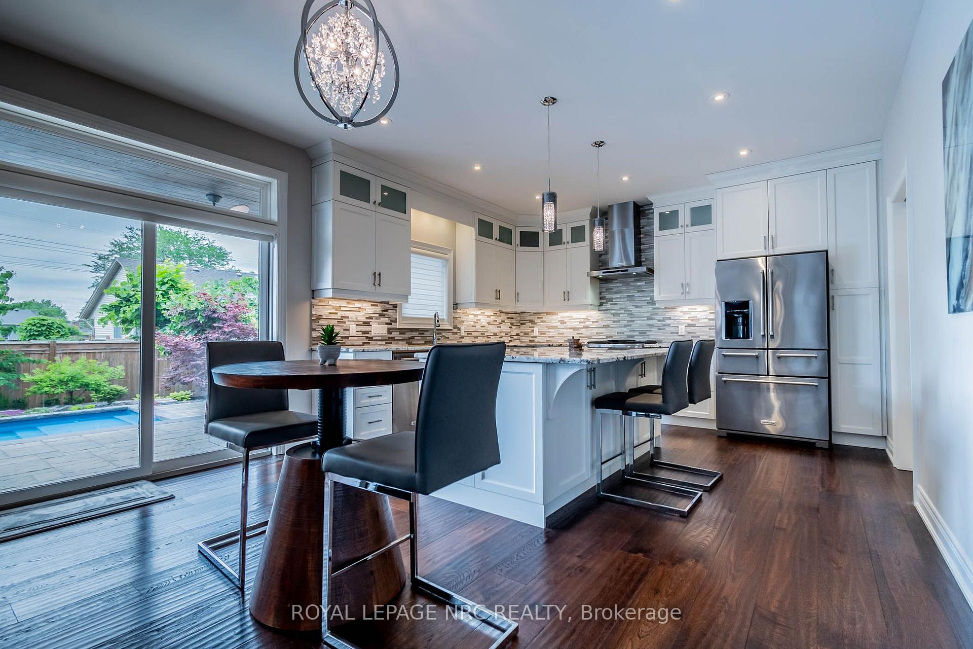 Photo 12 of 8 Tuscany Court, St. Catharines, Grapeview — HOMEH