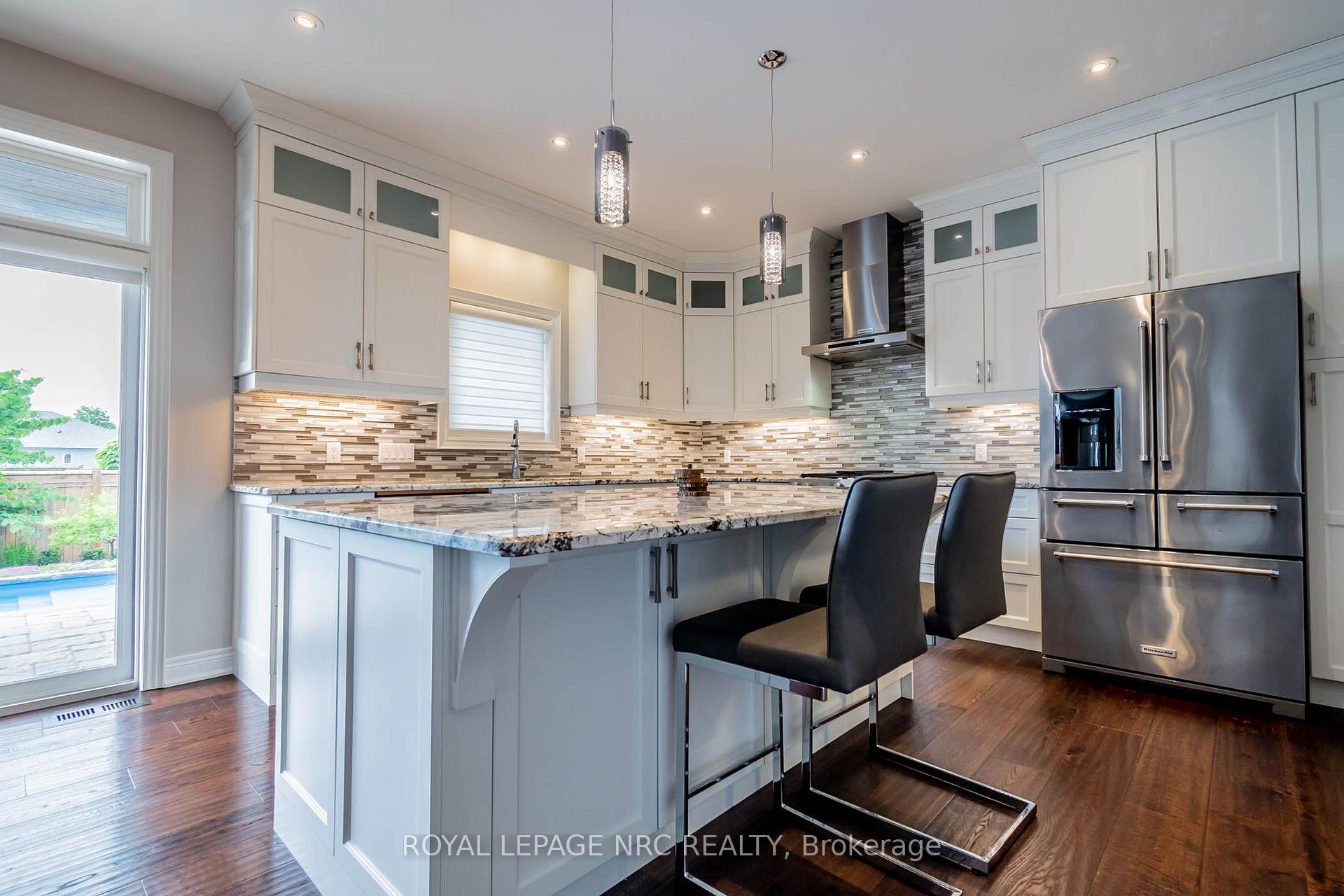 Photo 13 of 8 Tuscany Court, St. Catharines, Grapeview — HOMEH