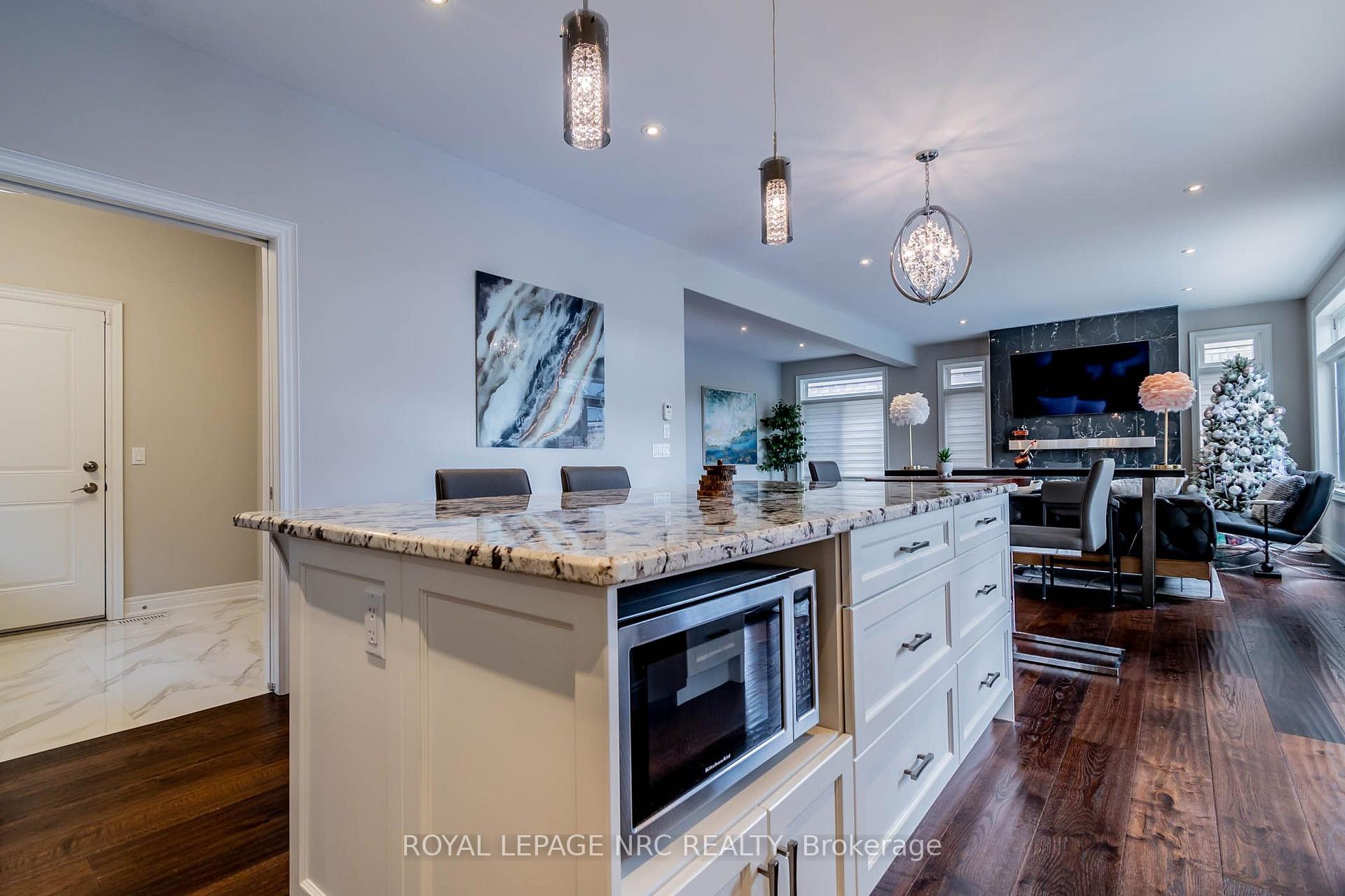 Photo 14 of 8 Tuscany Court, St. Catharines, Grapeview — HOMEH
