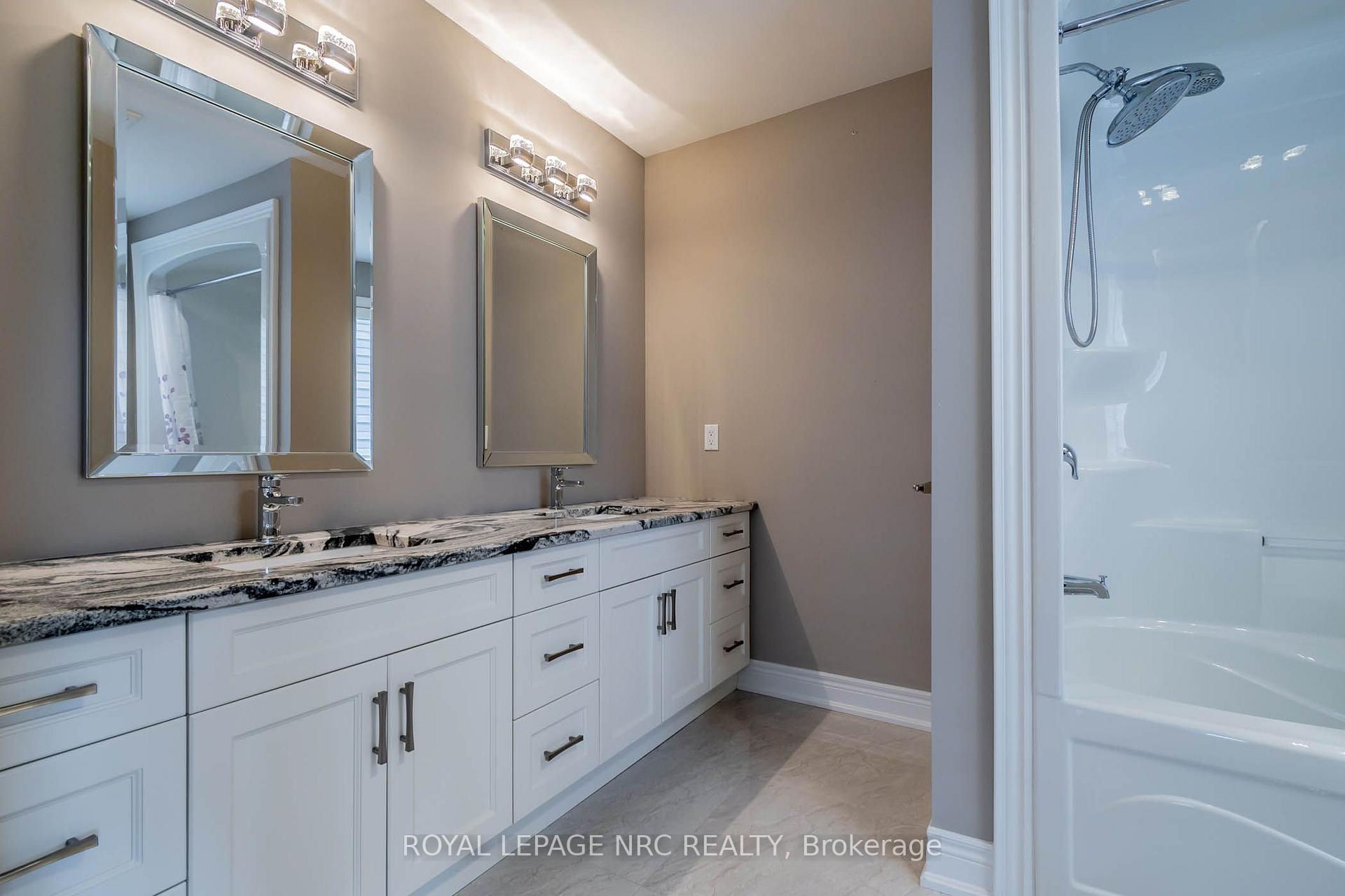 Photo 27 of 8 Tuscany Court, St. Catharines, Grapeview — HOMEH