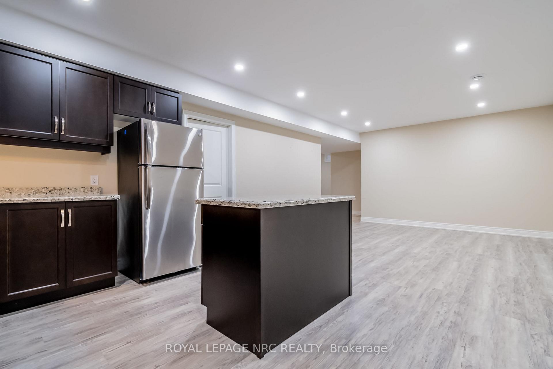 Photo 34 of 8 Tuscany Court, St. Catharines, Grapeview — HOMEH