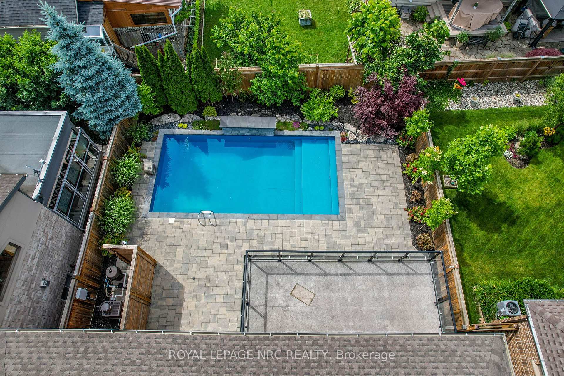 Photo 42 of 8 Tuscany Court, St. Catharines, Grapeview — HOMEH