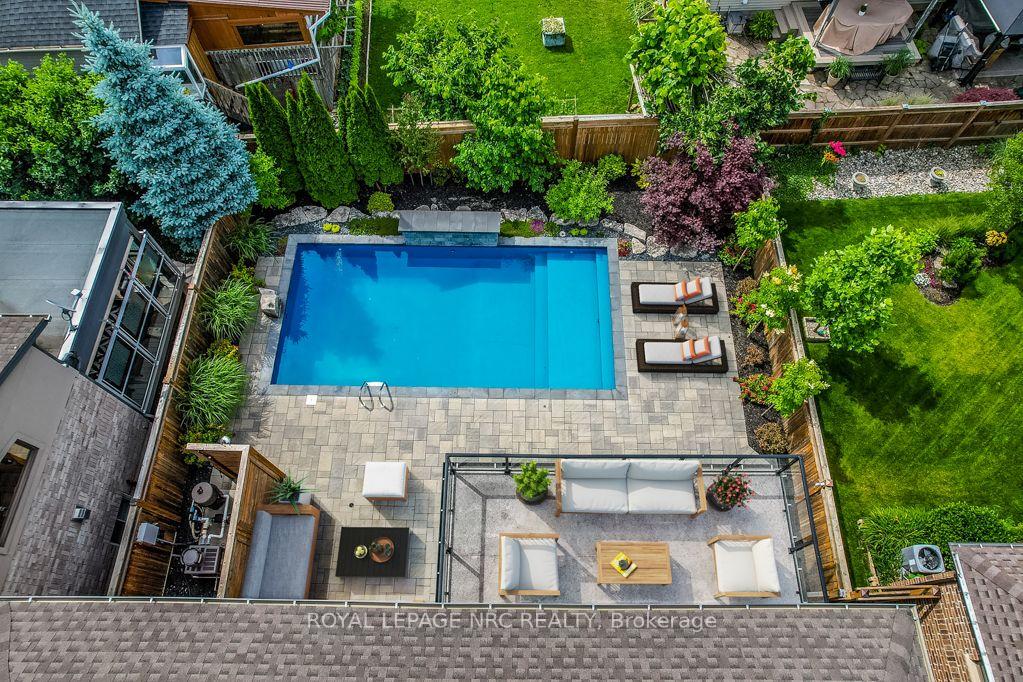 Photo 43 of 8 Tuscany Court, St. Catharines, Grapeview — HOMEH