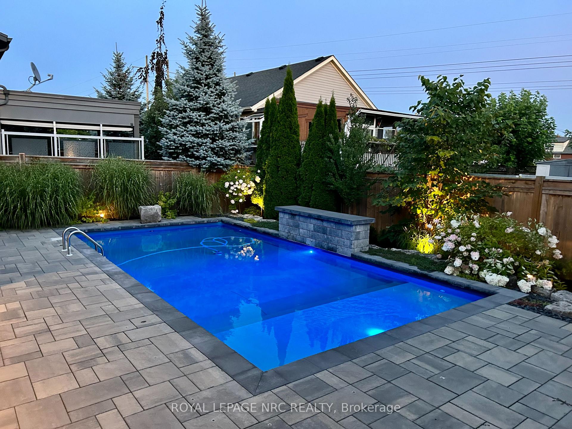 Photo 48 of 8 Tuscany Court, St. Catharines, Grapeview — HOMEH