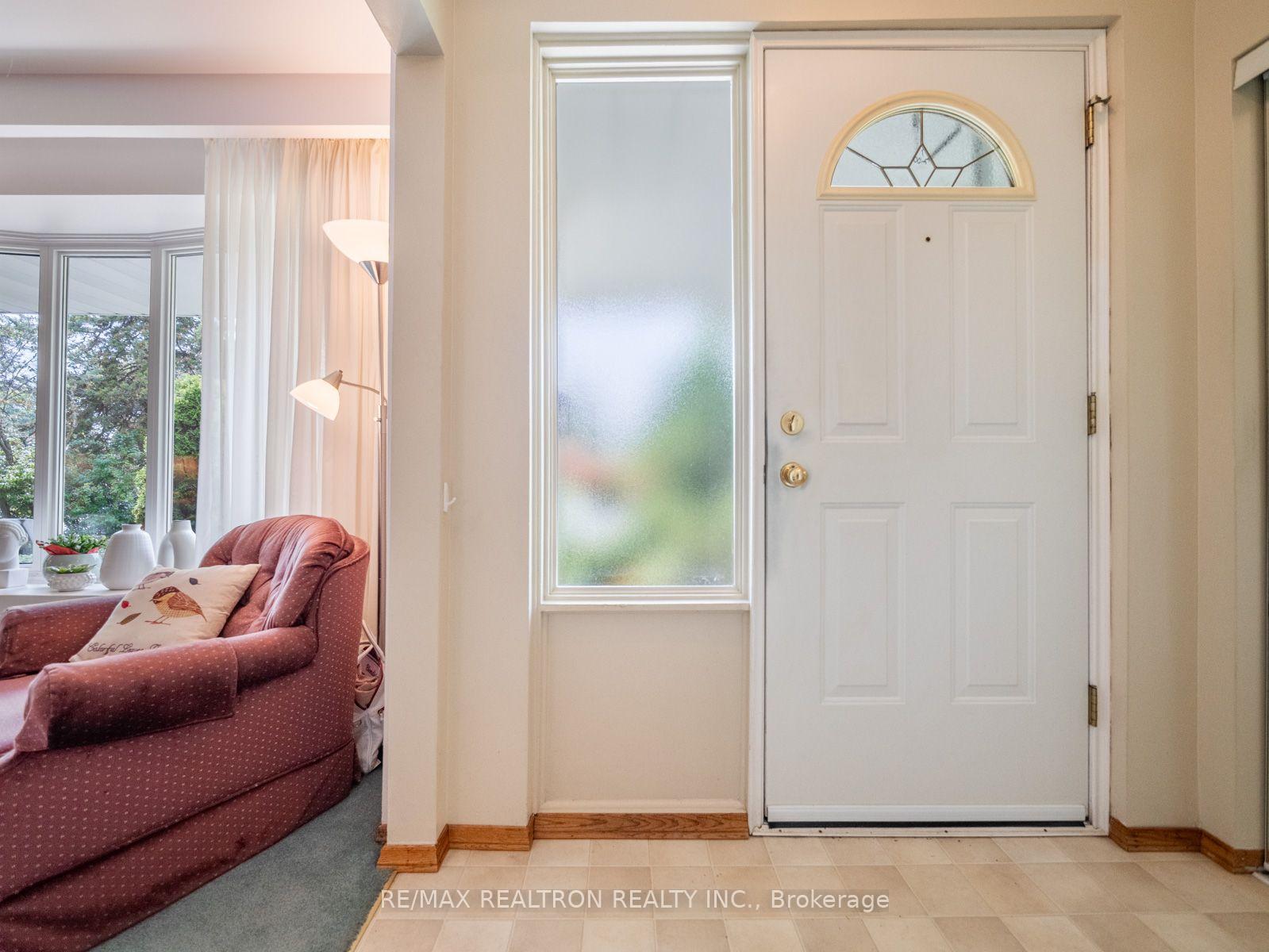 Photo 5 of 74 Threadneedle Crescent, North York, Hillcrest Village — HOMEH
