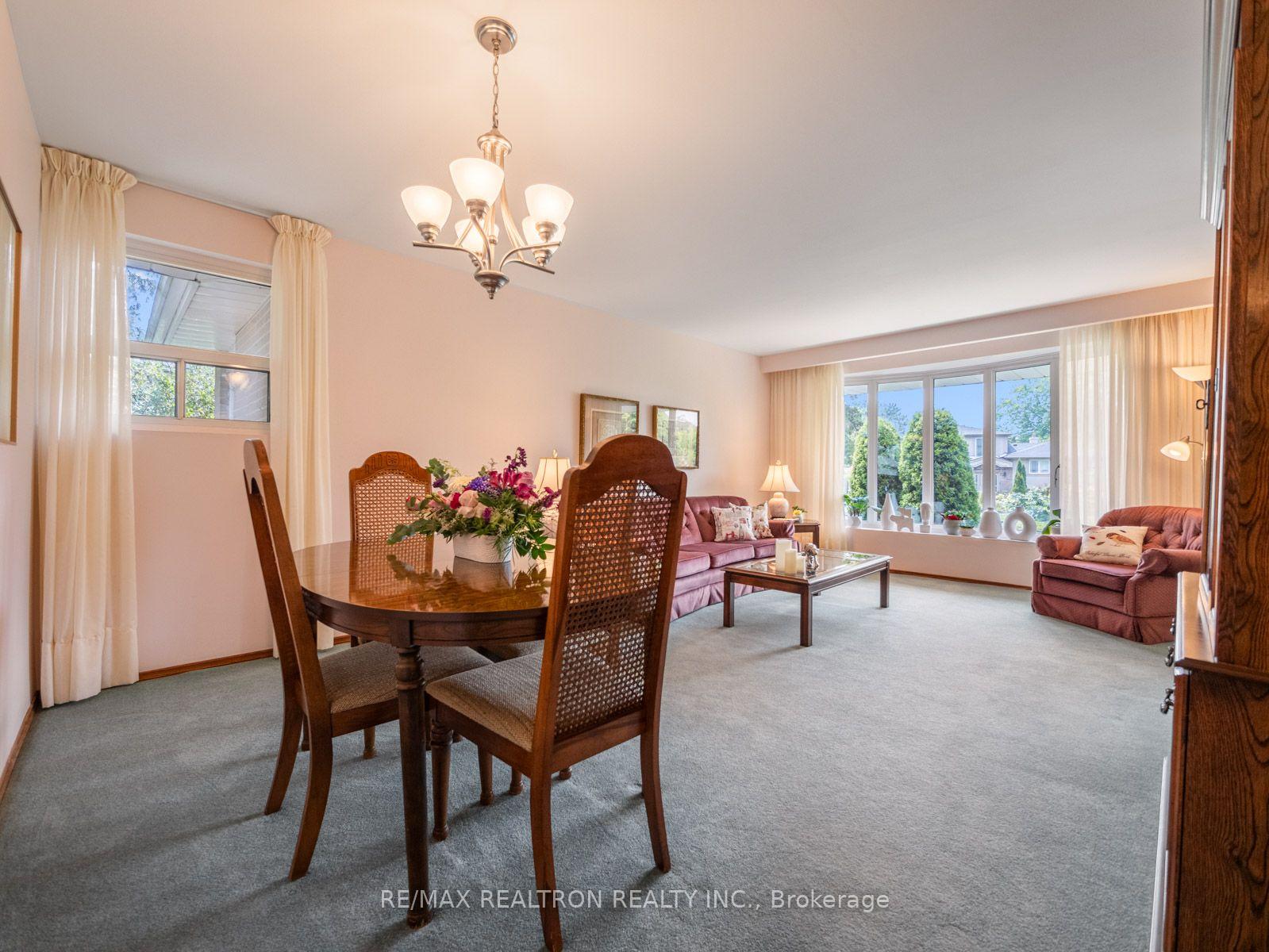 Photo 7 of 74 Threadneedle Crescent, North York, Hillcrest Village — HOMEH