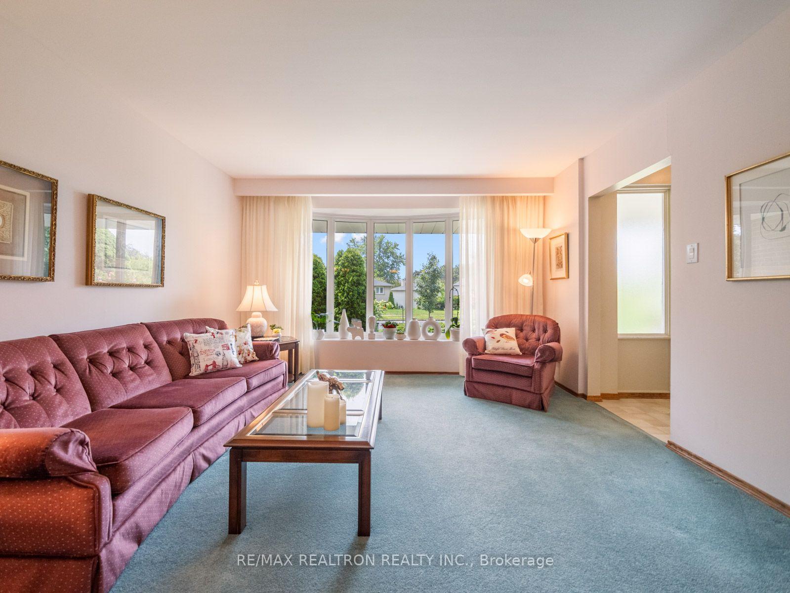 Photo 9 of 74 Threadneedle Crescent, North York, Hillcrest Village — HOMEH