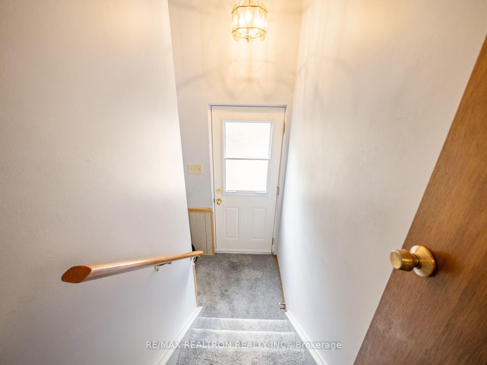 Photo 19 of 74 Threadneedle Crescent, North York, Hillcrest Village — HOMEH